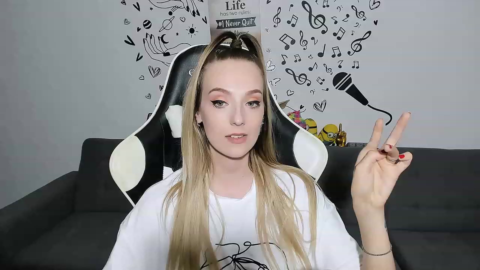 Gallery image thumbnail from Ladybug___'s myfreecams stream on, 06/06/2023, 23:06 image 5 of 20