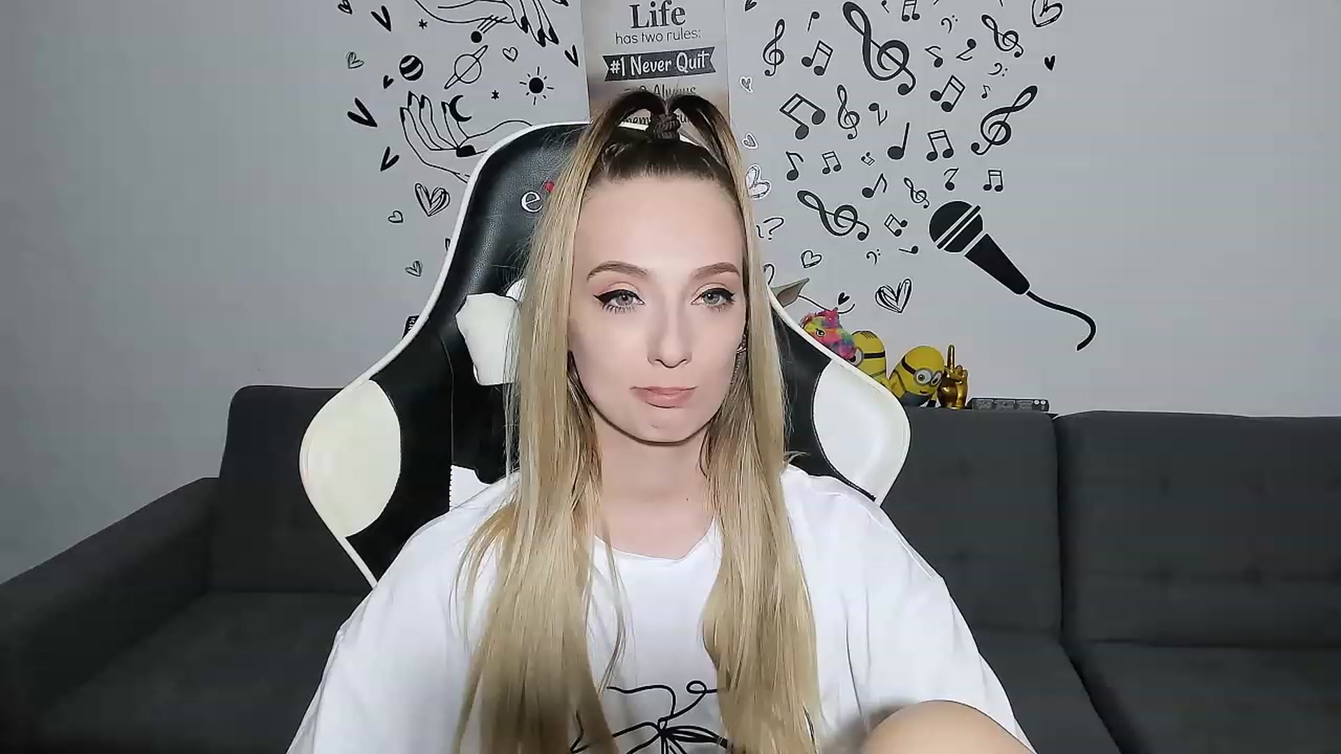 Gallery image thumbnail from Ladybug___'s myfreecams stream on, 06/06/2023, 23:06 image 4 of 20