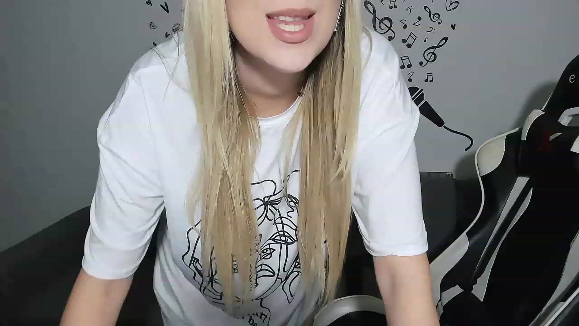 Gallery image thumbnail from Ladybug___'s myfreecams stream on, 06/06/2023, 23:06 image 11 of 20