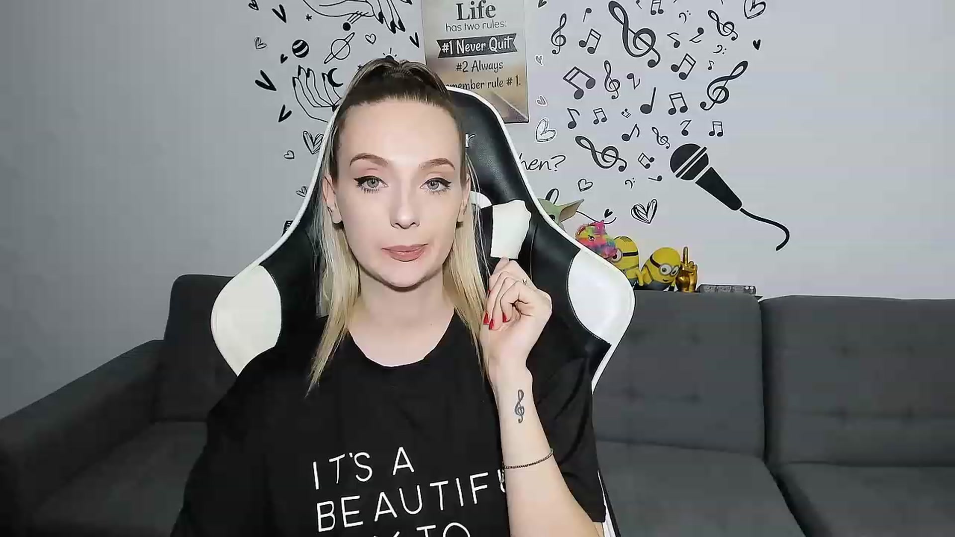 Gallery image thumbnail from Ladybug___'s myfreecams stream on, 06/07/2023, 23:01 image 15 of 20