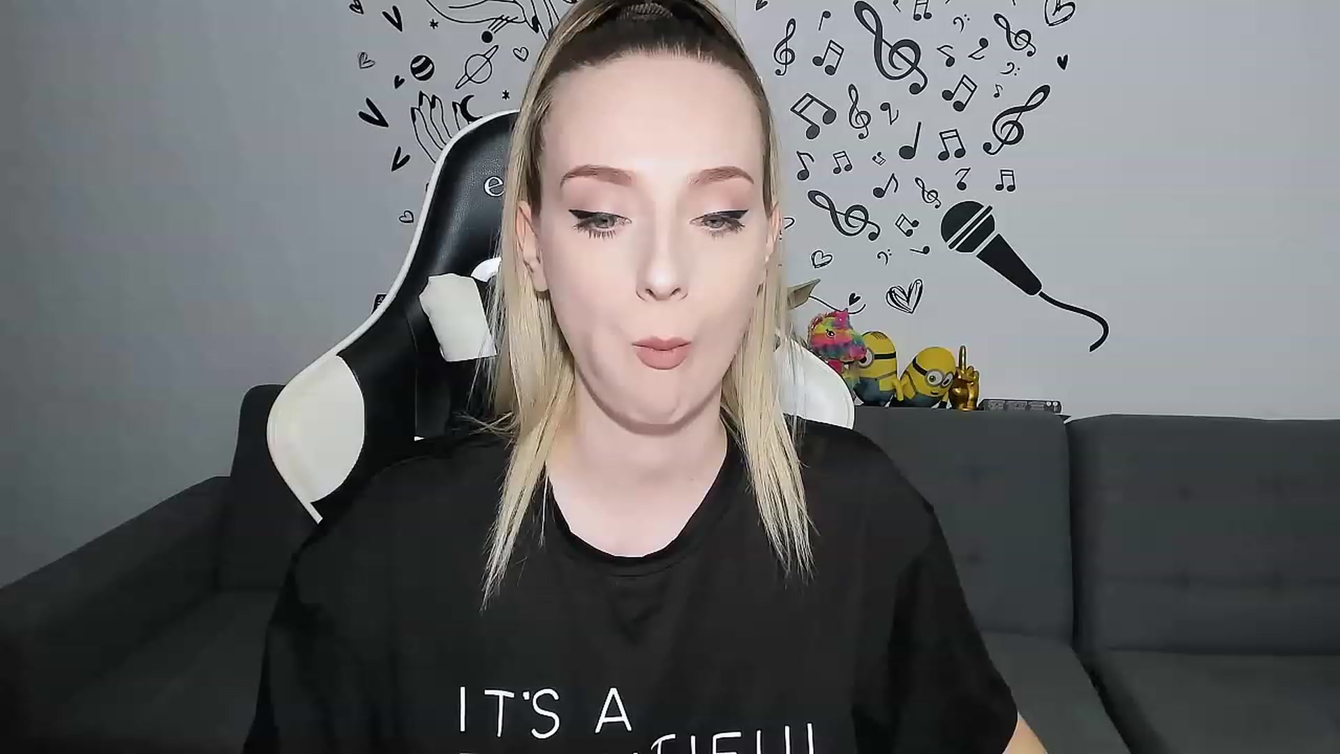 Gallery image thumbnail from Ladybug___'s myfreecams stream on, 06/07/2023, 23:01 image 1 of 20