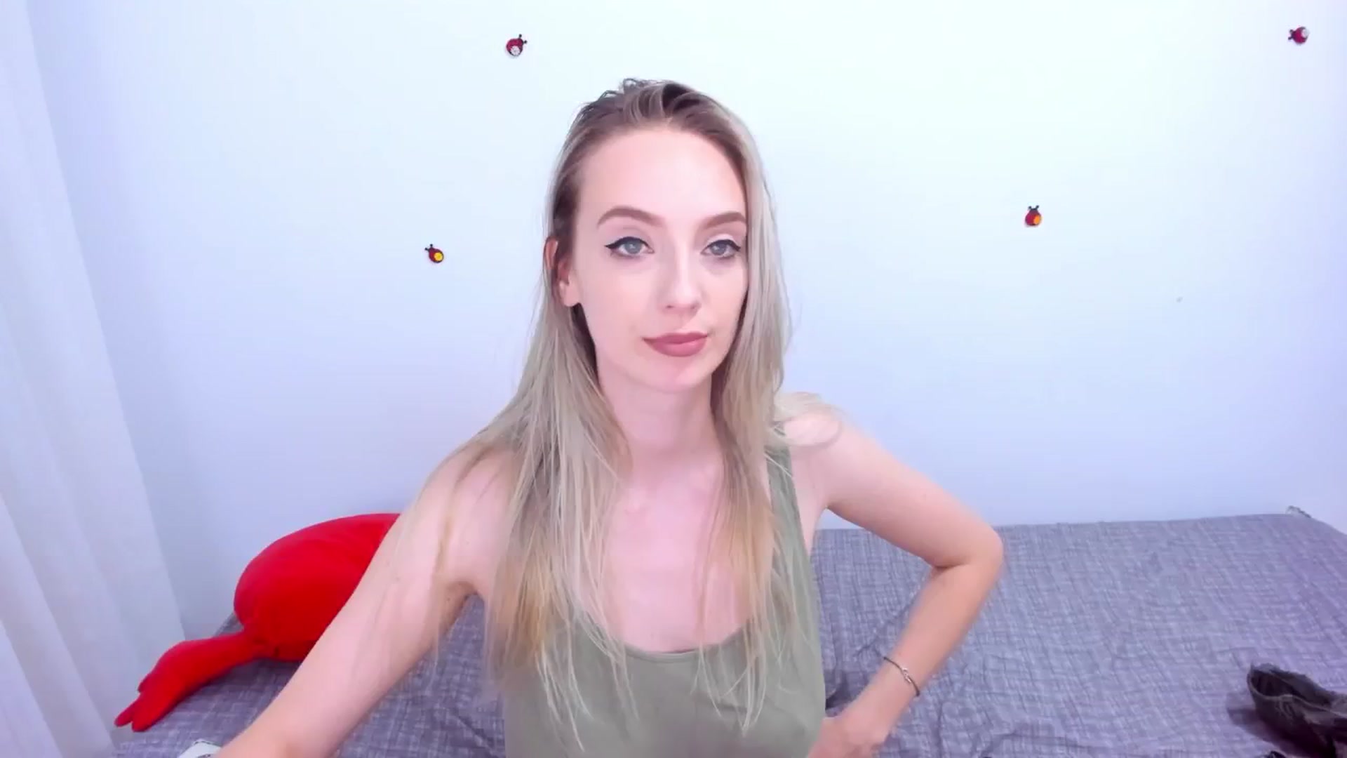 Gallery image thumbnail from Ladybug___'s myfreecams stream on, 06/25/2024, 24:07 image 20 of 20