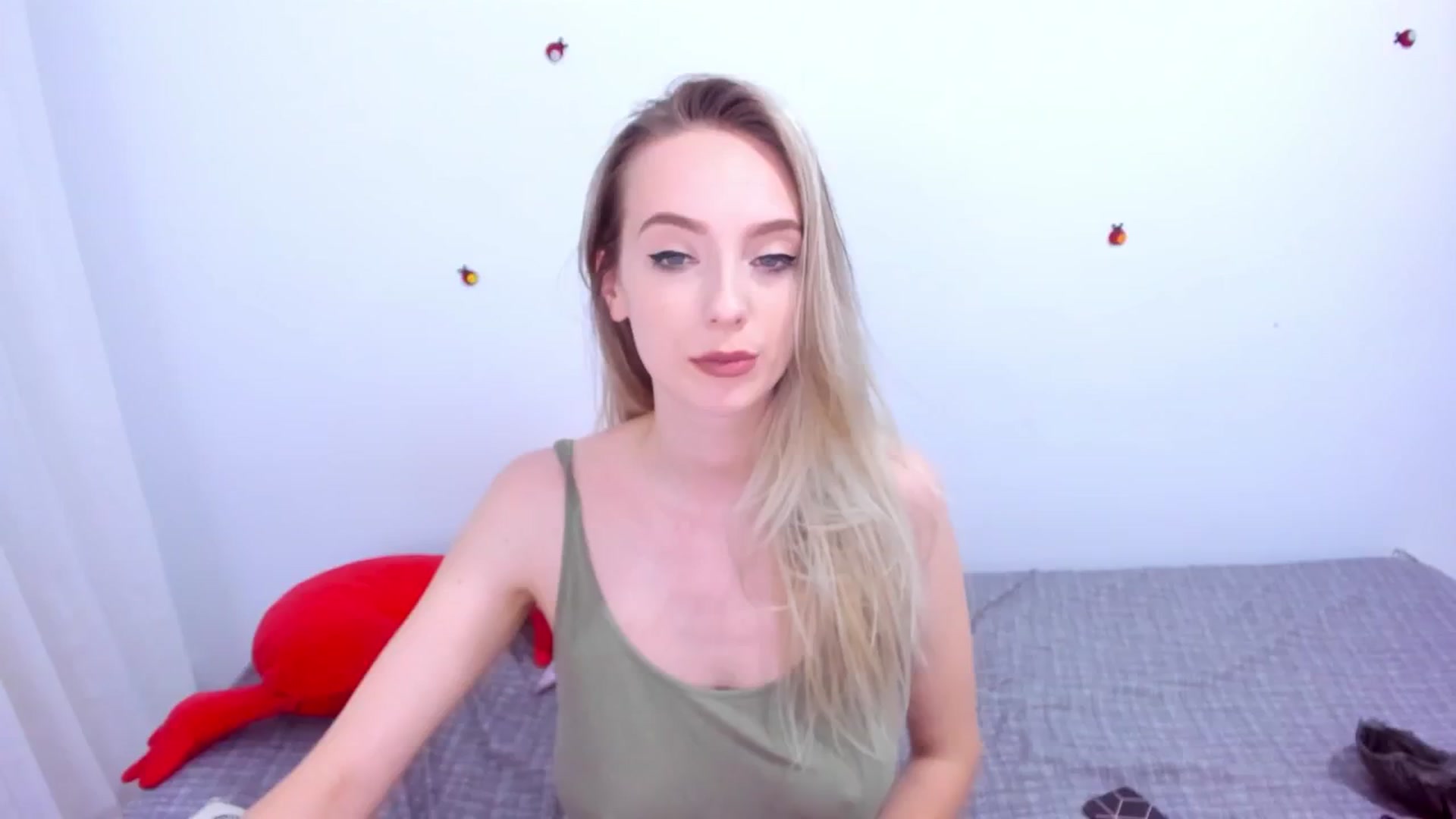 Gallery image thumbnail from Ladybug___'s myfreecams stream on, 06/25/2024, 24:07 image 16 of 20