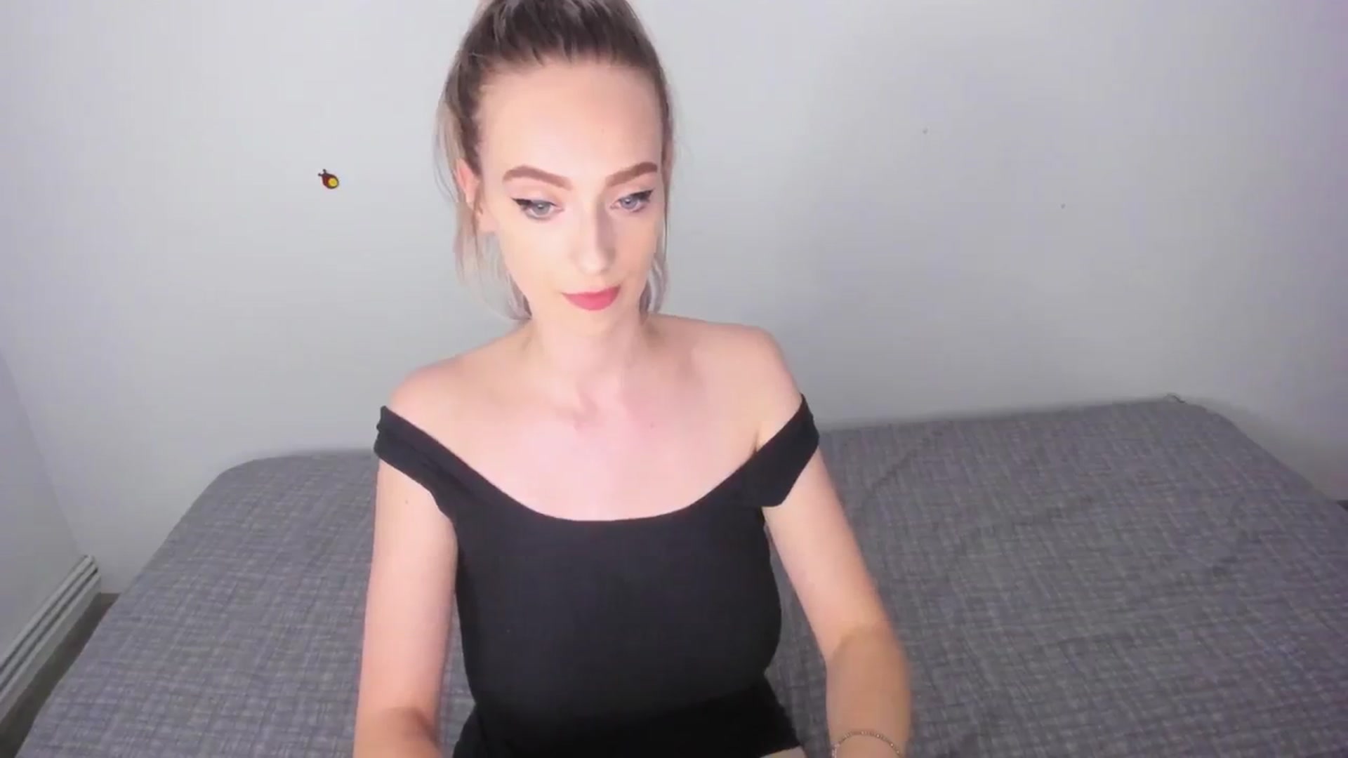 Gallery image thumbnail from Ladybug___'s myfreecams stream on, 07/08/2024, 21:49 image 12 of 20