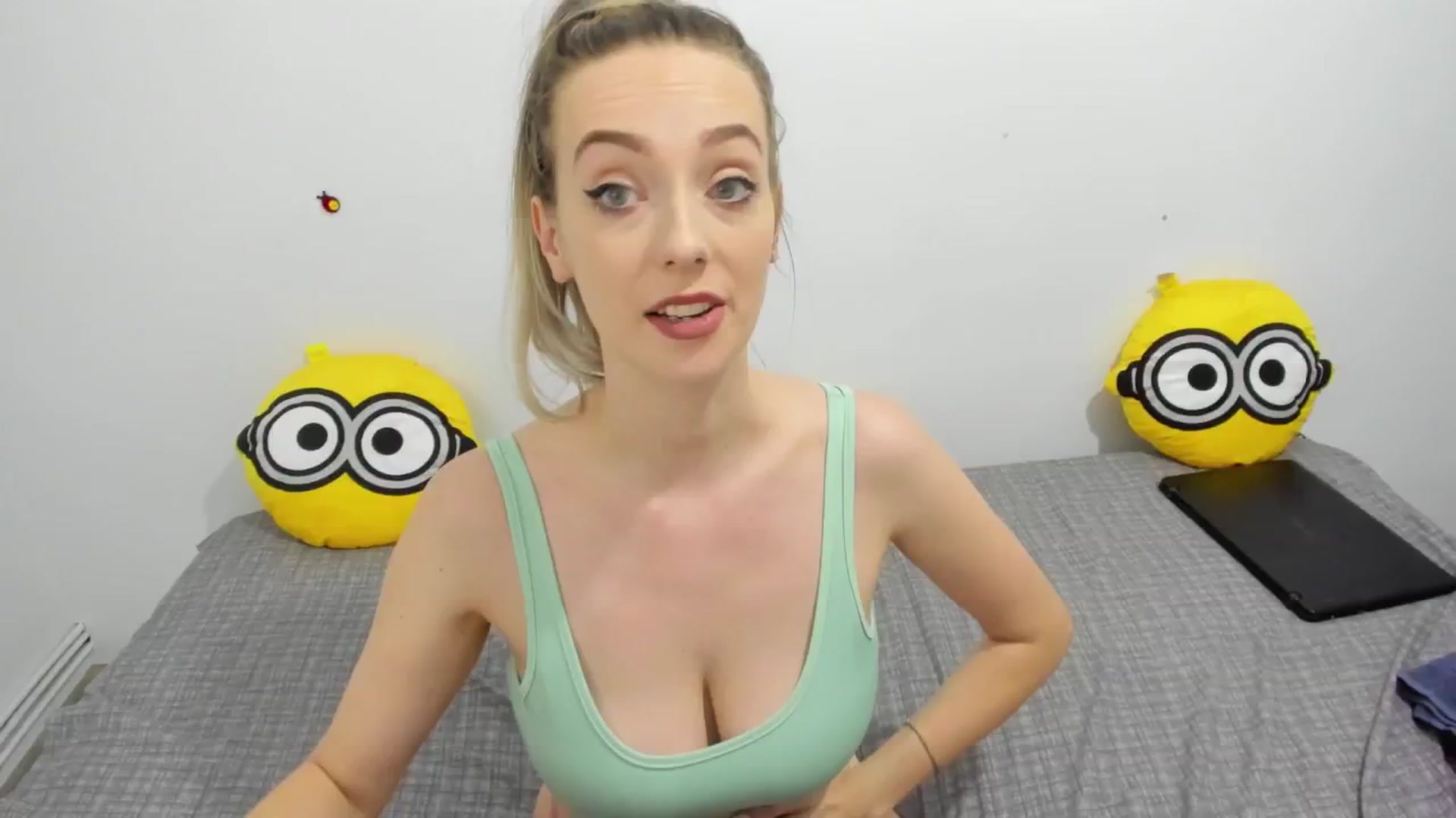 Gallery image thumbnail from Ladybug___'s myfreecams stream on, 07/13/2024, 24:34 image 18 of 20