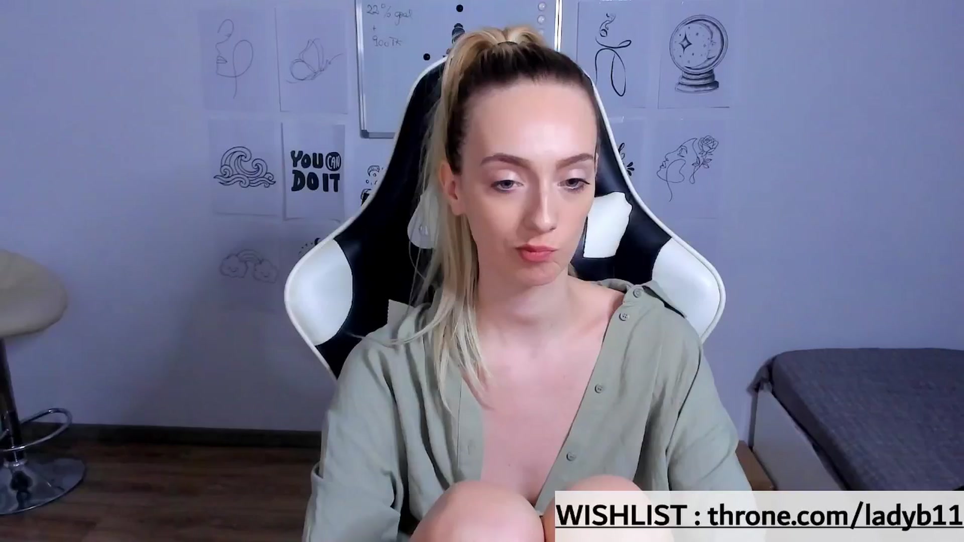 Gallery image thumbnail from Ladybug___'s myfreecams stream on, 12/12/2025, 15:33 image 13 of 20