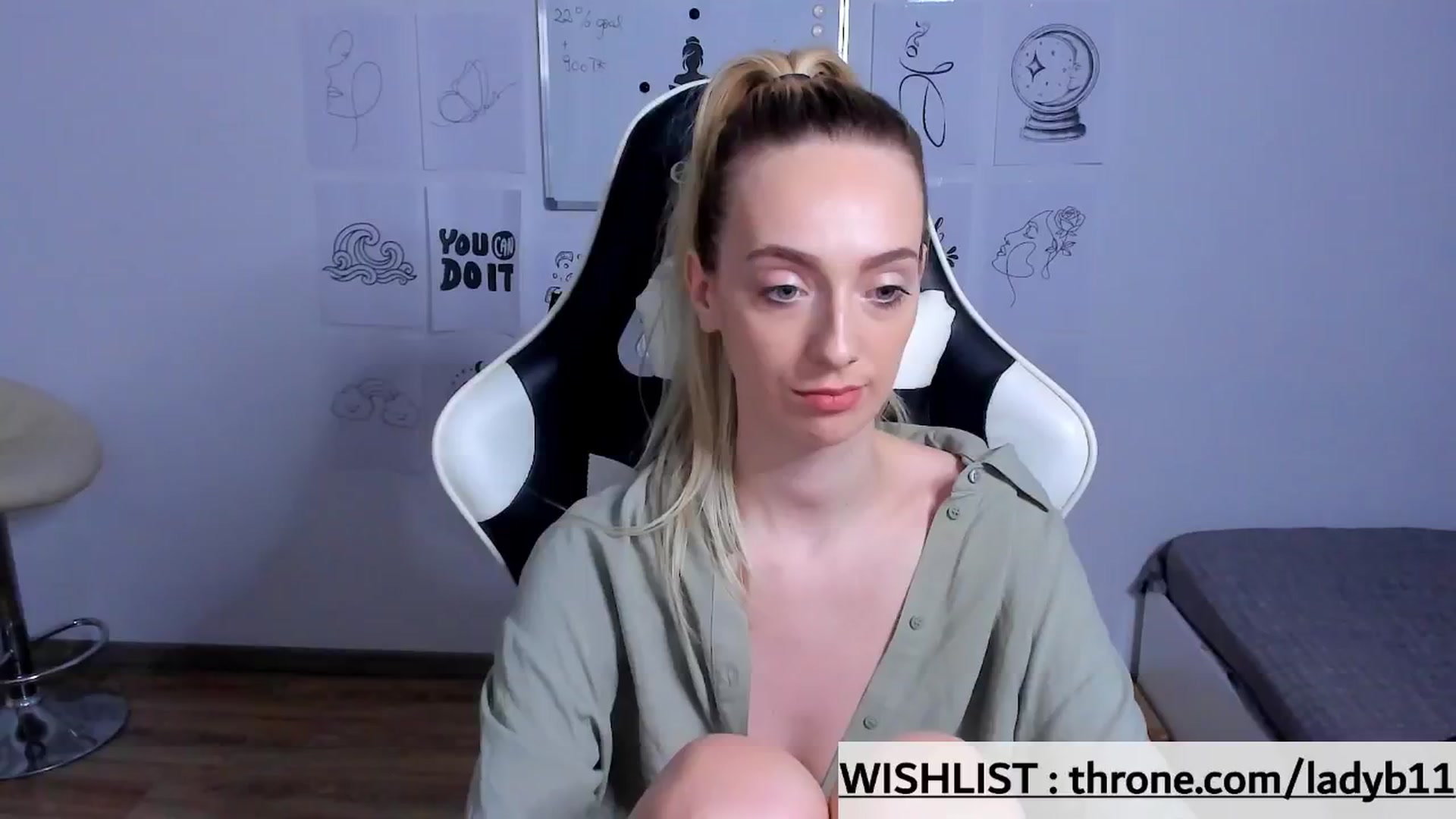 Gallery image thumbnail from Ladybug___'s myfreecams stream on, 12/12/2025, 15:33 image 16 of 20