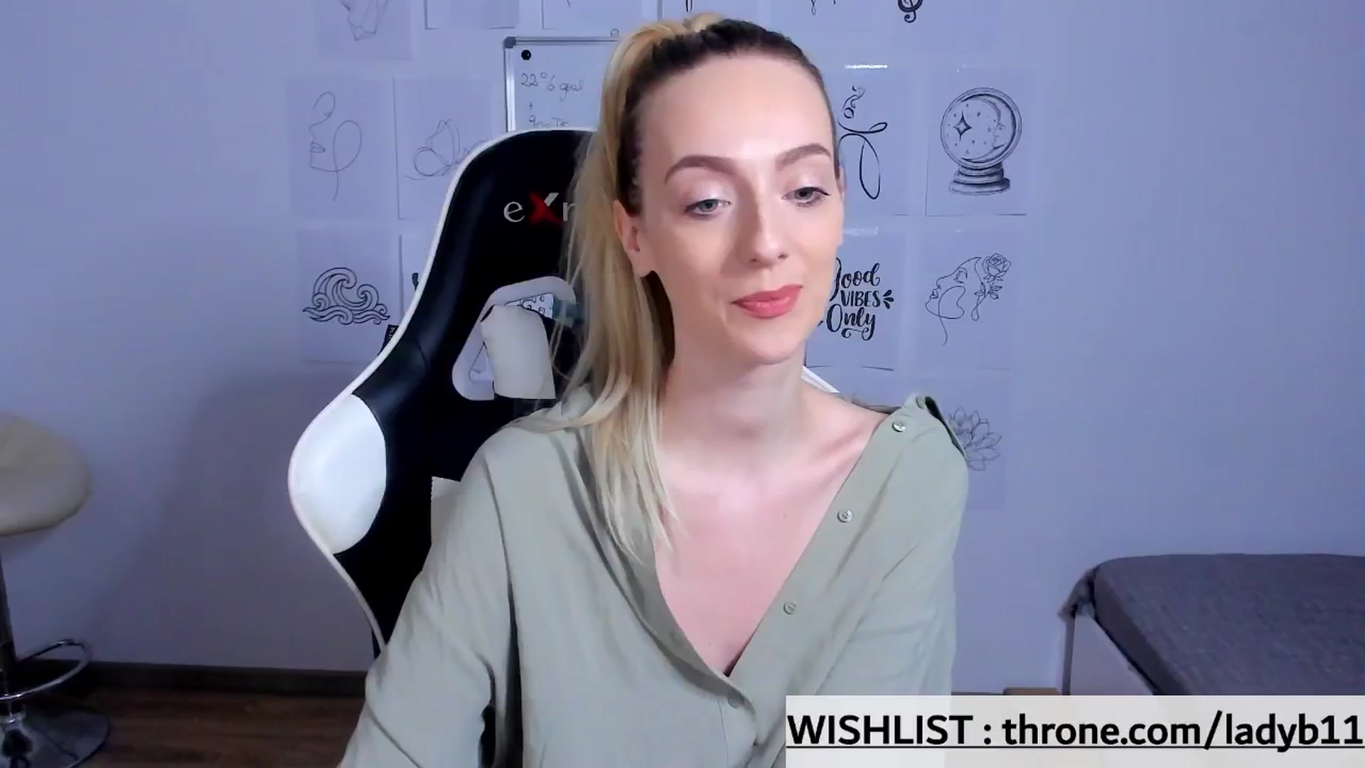 Gallery image thumbnail from Ladybug___'s myfreecams stream on, 12/12/2025, 15:33 image 8 of 20