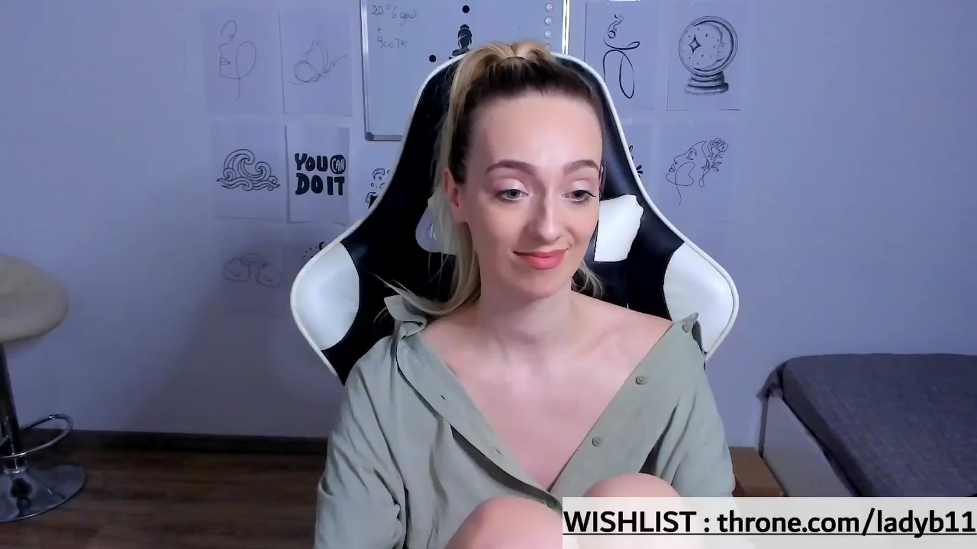 Gallery image thumbnail from Ladybug___'s myfreecams stream on, 12/12/2025, 15:33 image 17 of 20