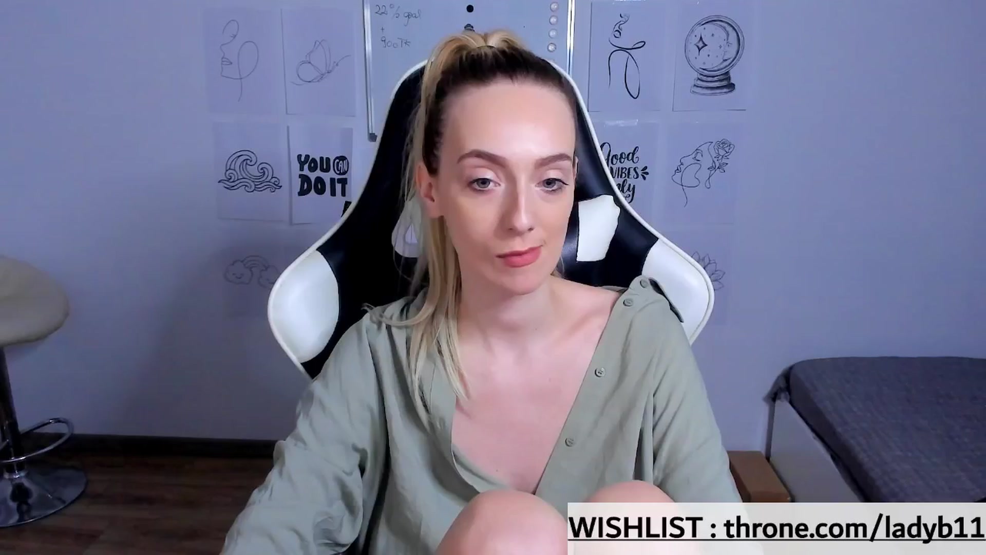 Gallery image thumbnail from Ladybug___'s myfreecams stream on, 12/12/2025, 15:33 image 9 of 20