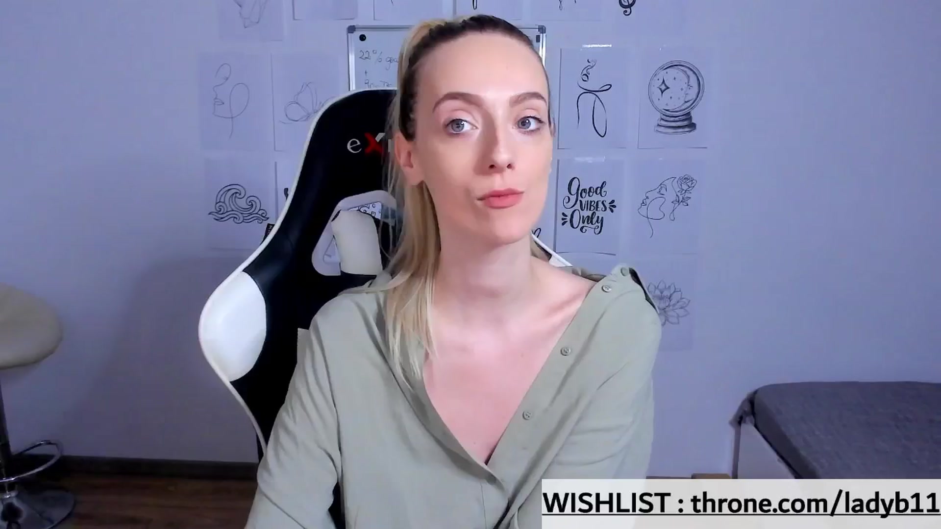 Gallery image thumbnail from Ladybug___'s myfreecams stream on, 12/12/2025, 15:33 image 6 of 20