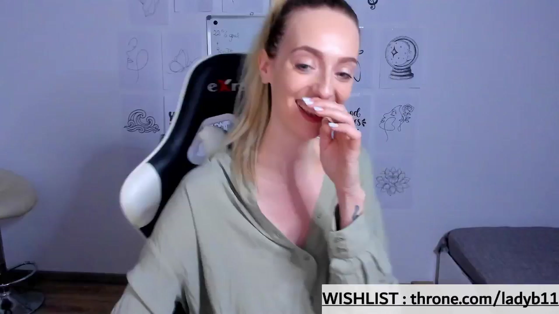 Gallery image thumbnail from Ladybug___'s myfreecams stream on, 12/12/2025, 15:33 image 5 of 20