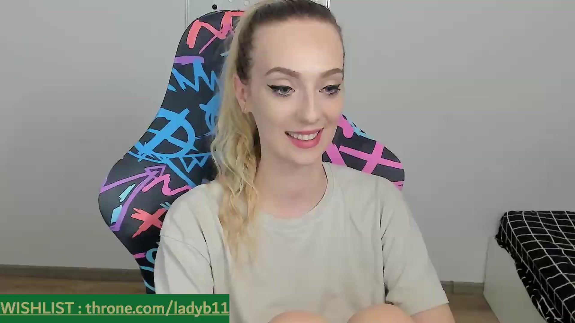Gallery image thumbnail from Ladybug___'s myfreecams stream on, 08/21/2026, 23:26 image 16 of 20