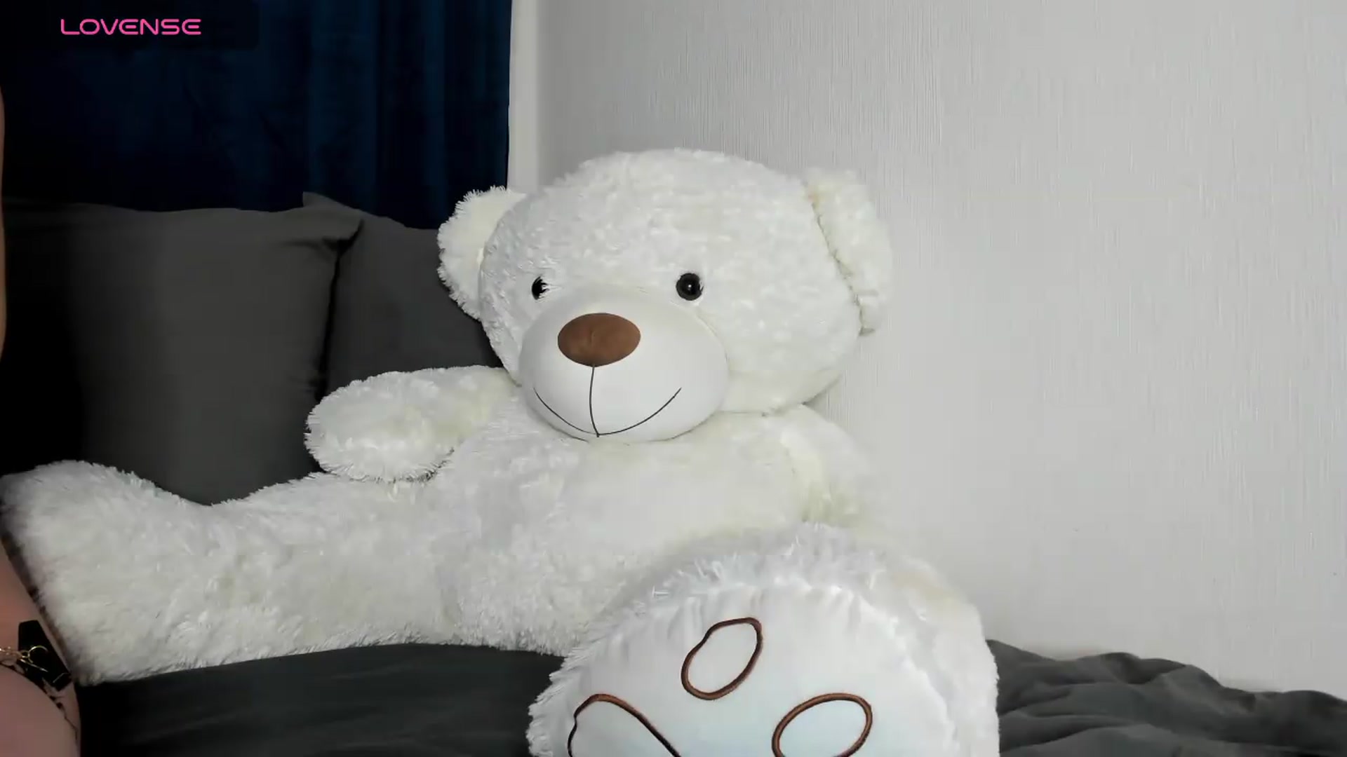 Gallery image thumbnail from Ladyinred's myfreecams stream on, 07/27/2026, 24:16 image 6 of 20