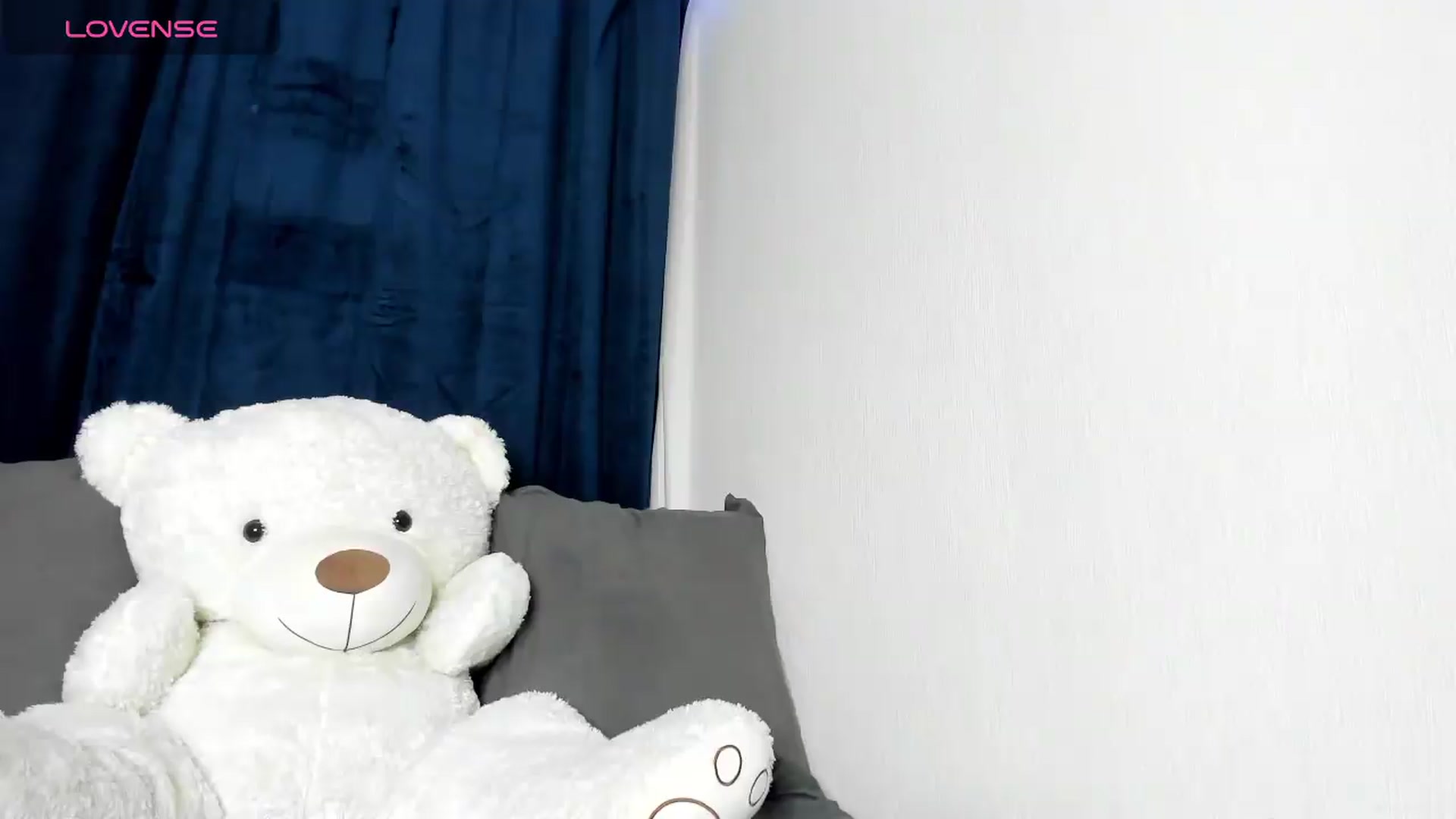 Gallery image thumbnail from Ladyinred's myfreecams stream on, 07/27/2026, 21:54 image 16 of 20