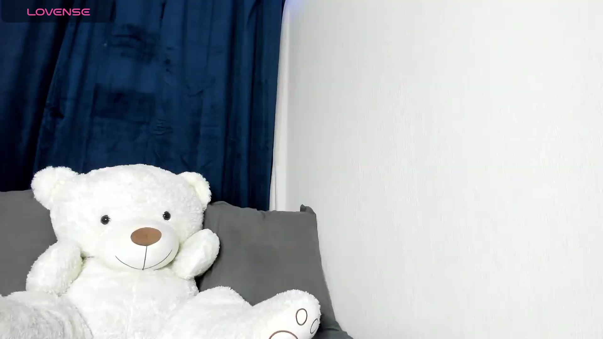 Gallery image thumbnail from Ladyinred's myfreecams stream on, 07/27/2026, 21:54 image 15 of 20