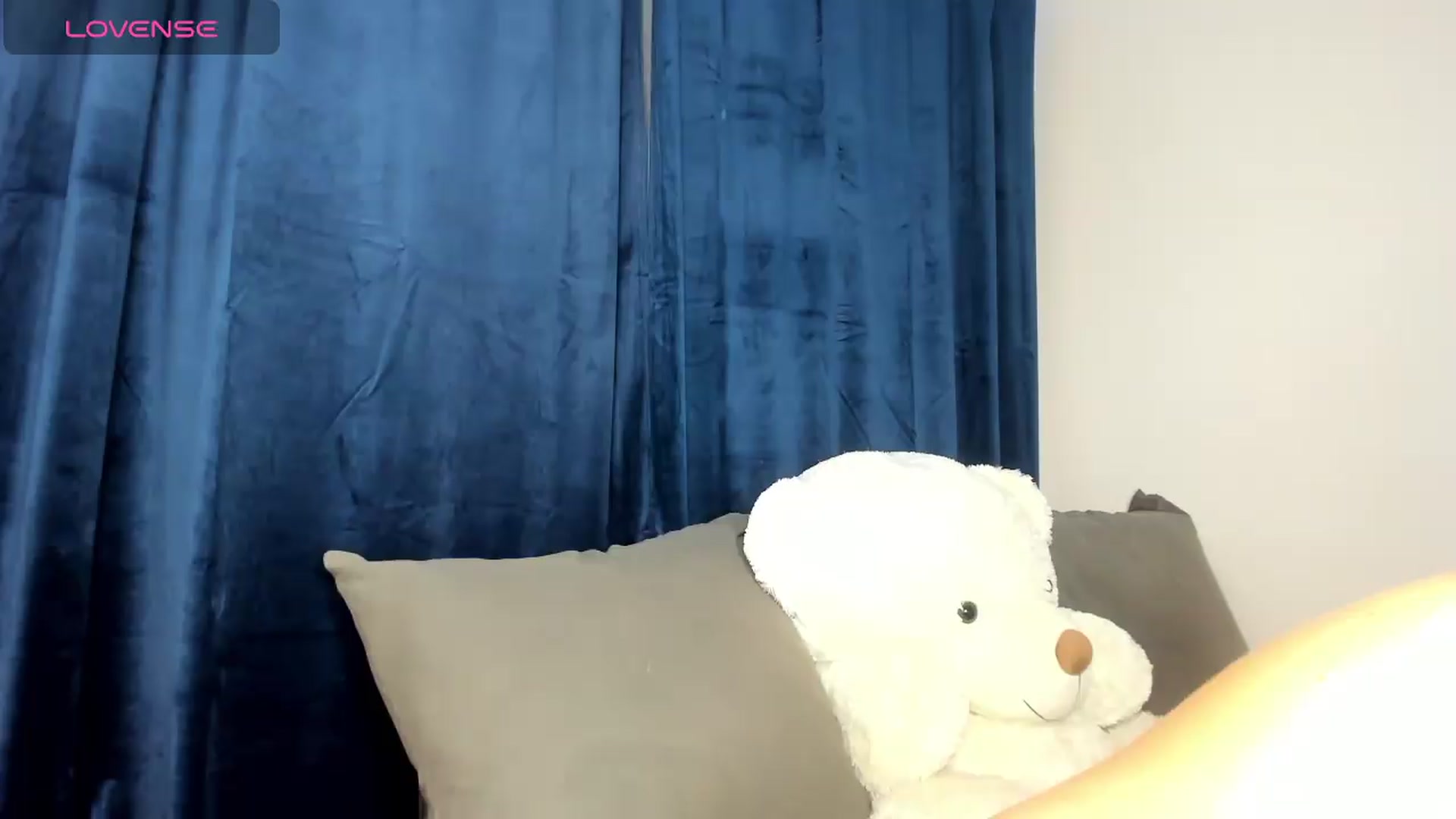 Gallery image thumbnail from Ladyinred's myfreecams stream on, 07/28/2026, 22:53 image 4 of 20