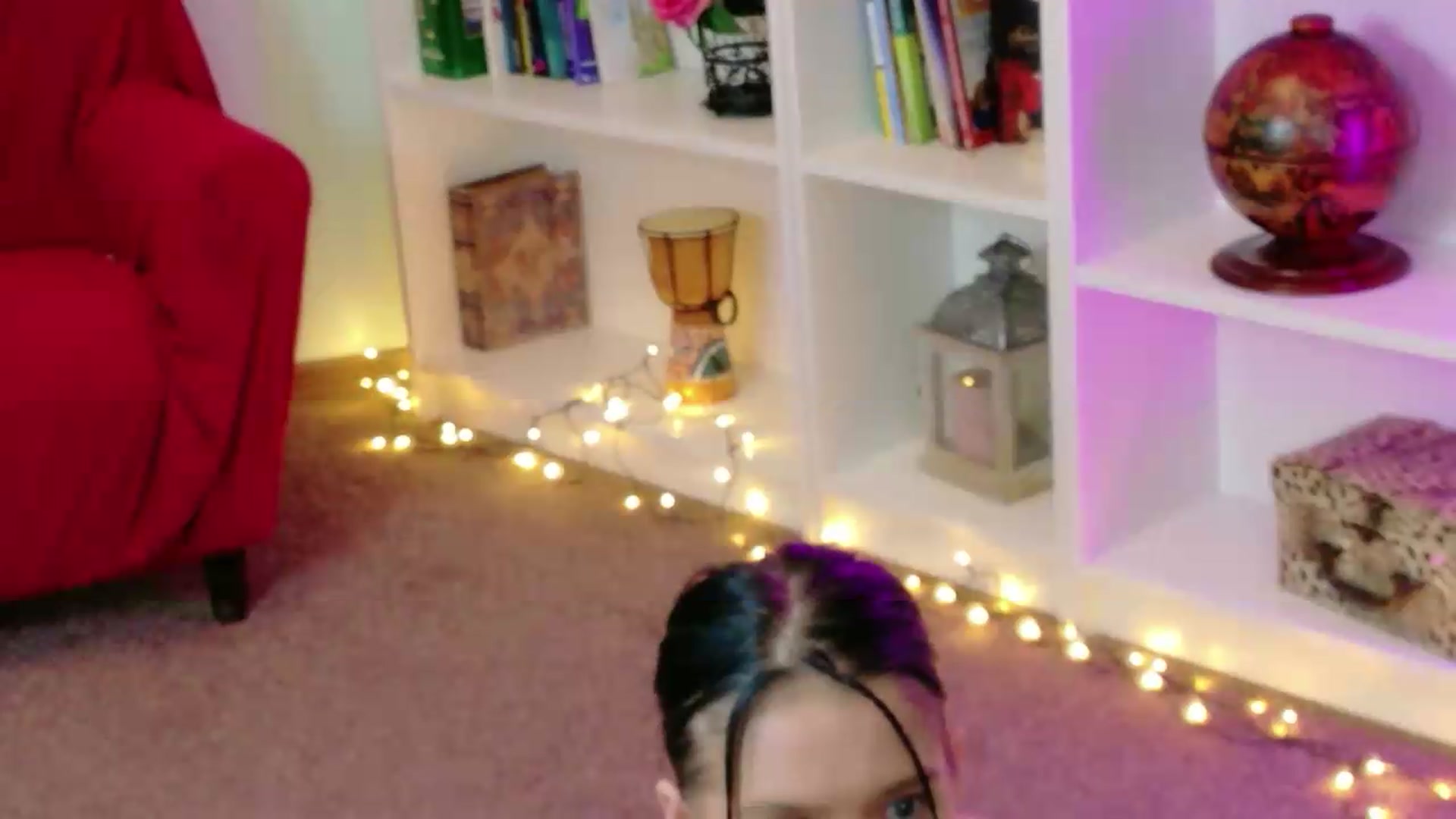 Gallery image thumbnail from Ladysarah112's myfreecams stream on, 05/20/2026, 11:09 image 10 of 20