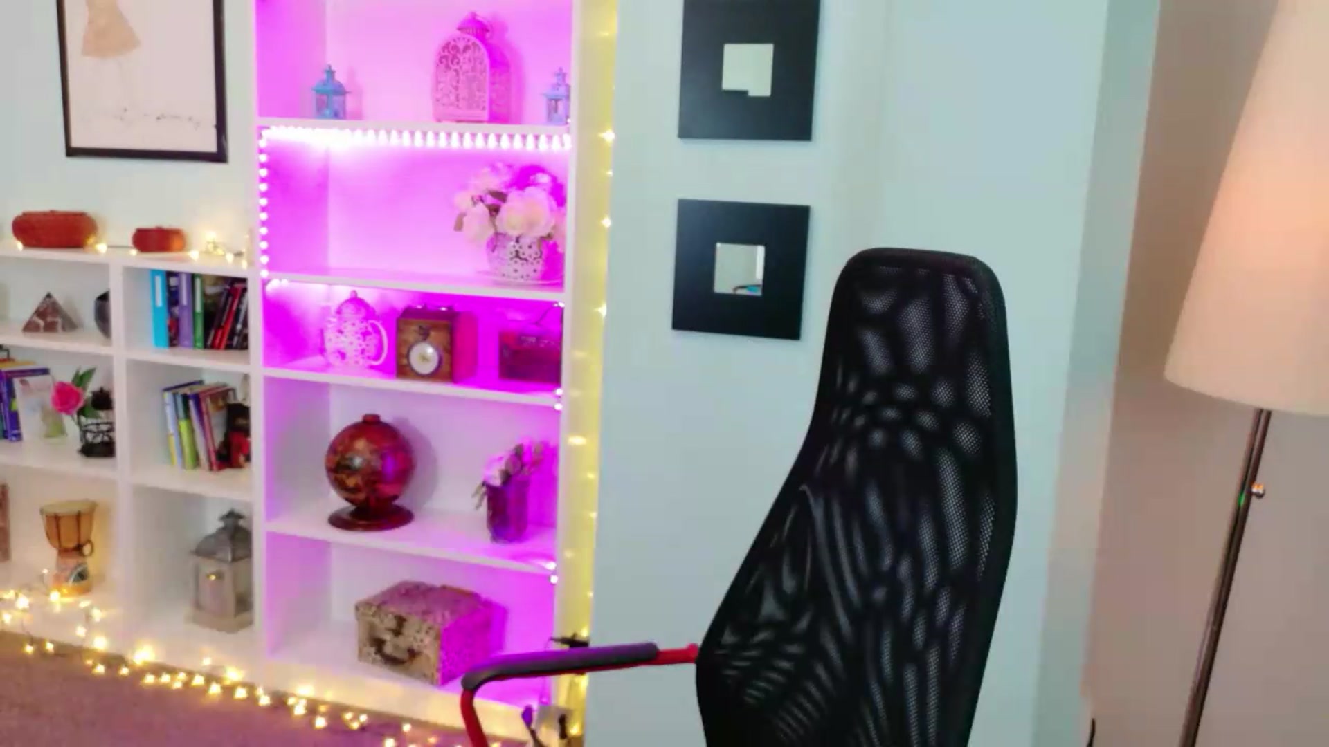 Gallery image thumbnail from Ladysarah112's myfreecams stream on, 05/21/2026, 09:50 image 14 of 20