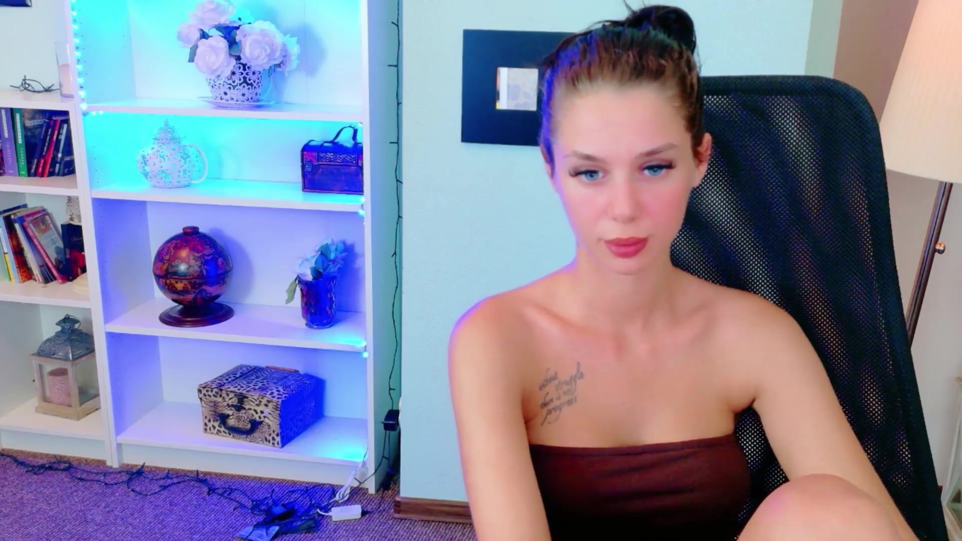 Gallery image thumbnail from Ladysarah112's myfreecams stream on, 08/20/2026, 11:05 image 18 of 20