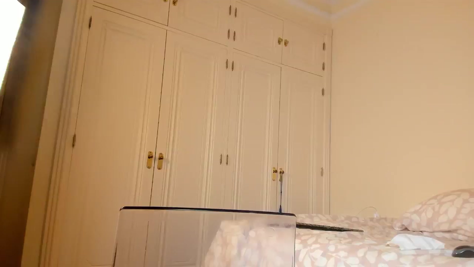 Gallery image thumbnail from Laguber's myfreecams stream on, 03/01/2026, 23:20 image 7 of 20