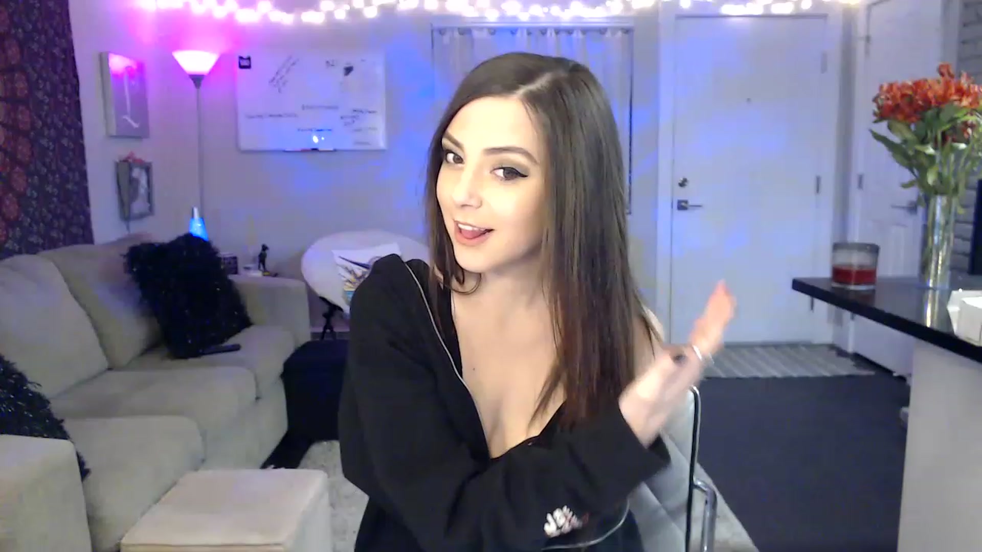 Gallery image thumbnail from Lakelove6's myfreecams stream on, 11/16/2022, 08:24 image 2 of 20