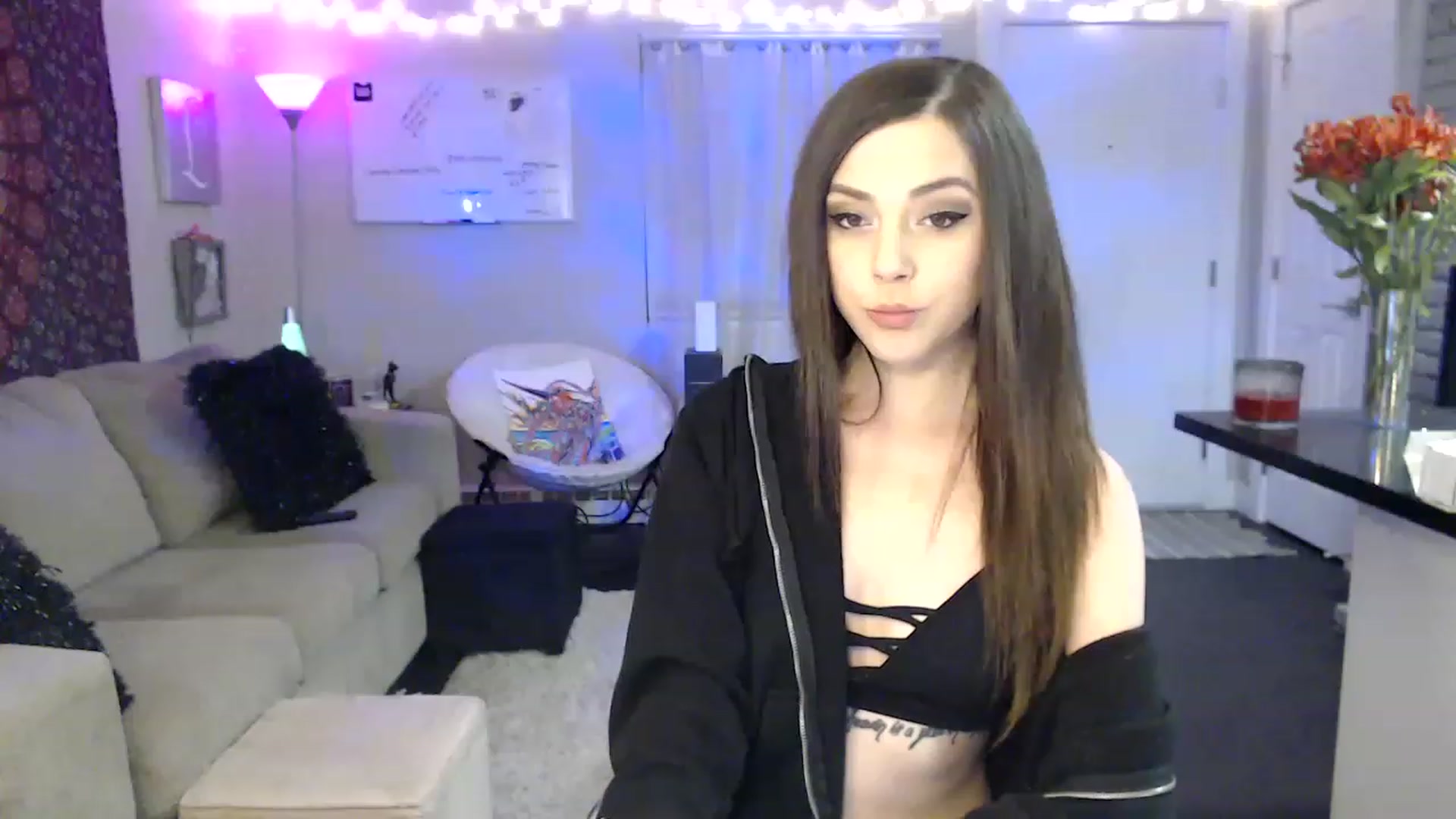 Gallery image thumbnail from Lakelove6's myfreecams stream on, 11/16/2022, 08:24 image 14 of 20