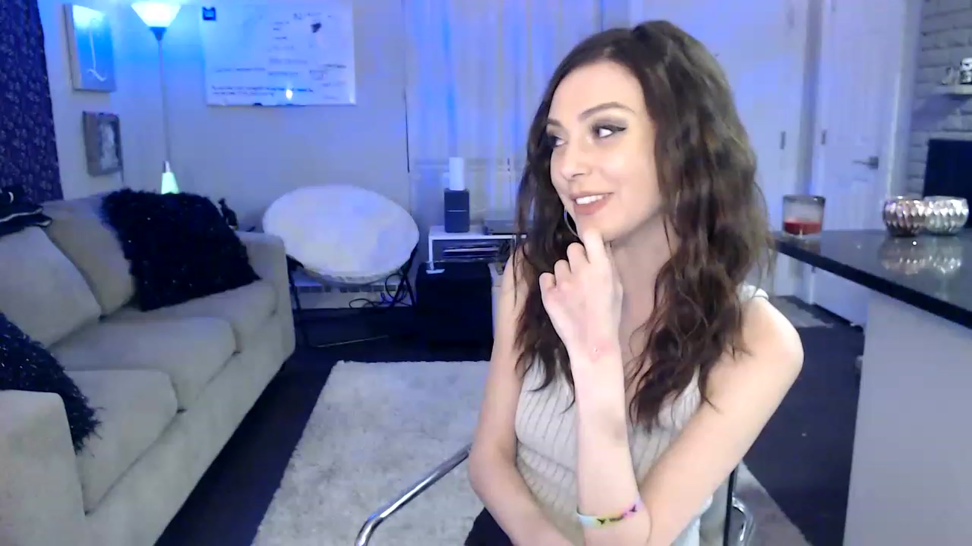 Gallery image thumbnail from Lakelove6's myfreecams stream on, 01/29/2023, 11:52 image 18 of 20