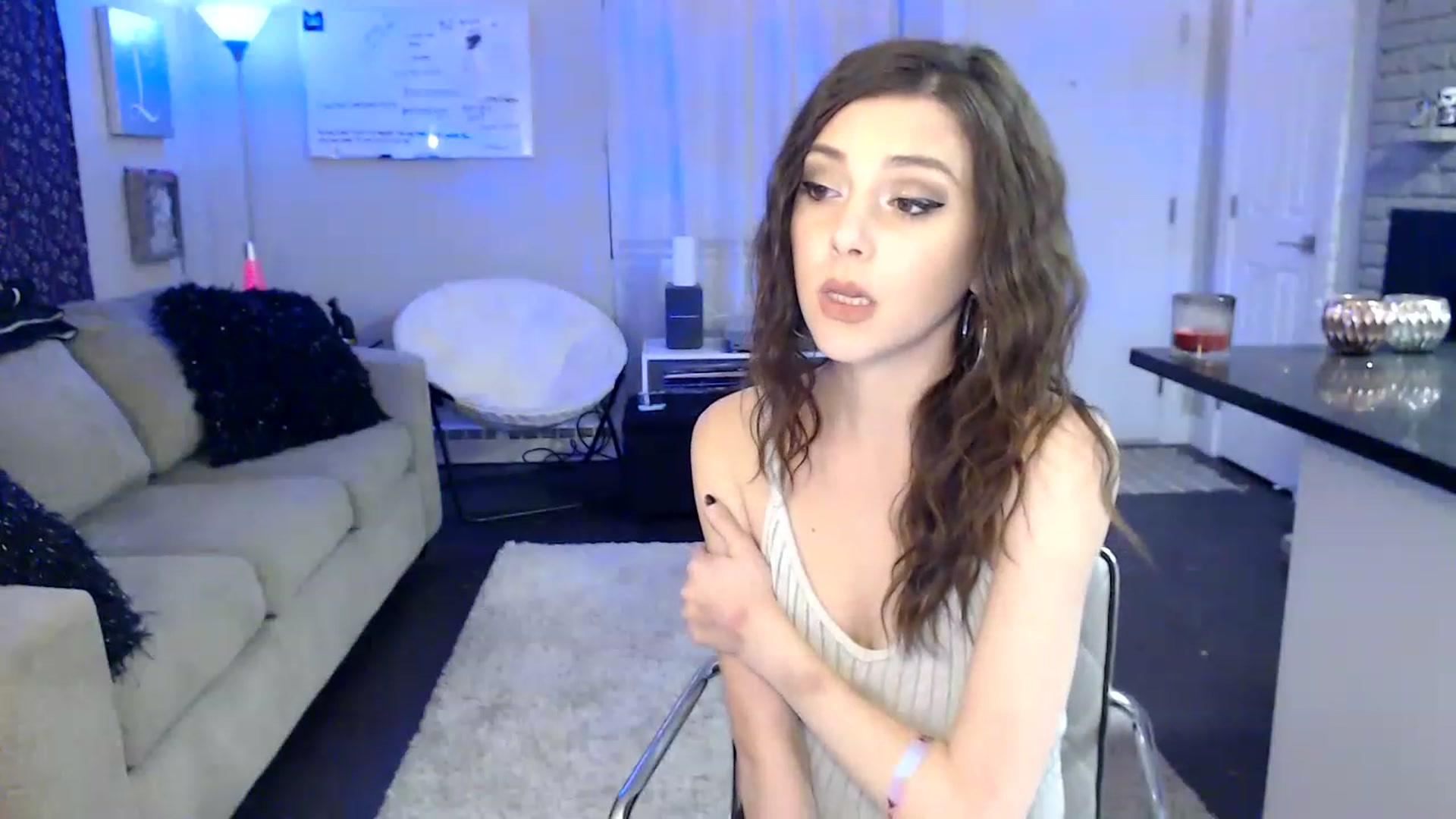 Gallery image thumbnail from Lakelove6's myfreecams stream on, 01/29/2023, 11:52 image 13 of 20