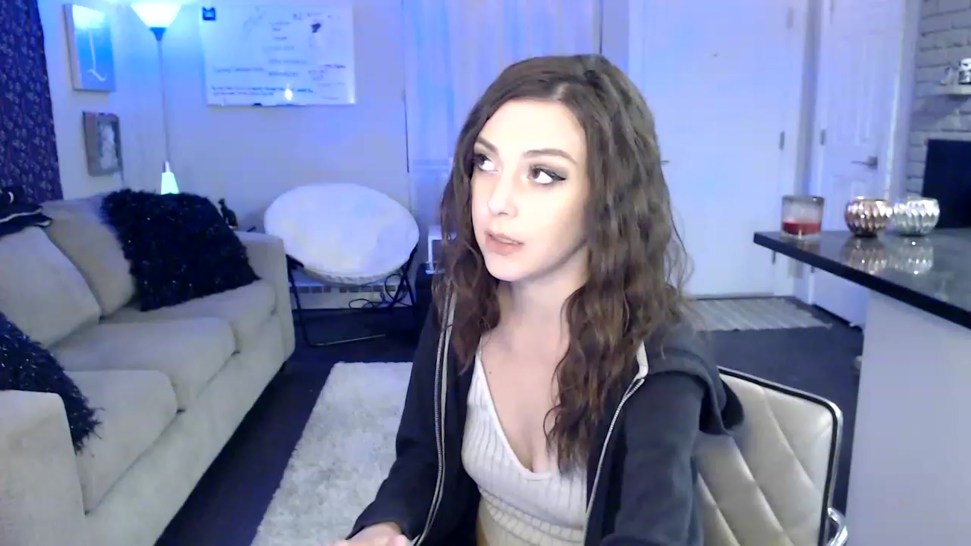 Gallery image thumbnail from Lakelove6's myfreecams stream on, 01/29/2023, 13:09 image 18 of 20
