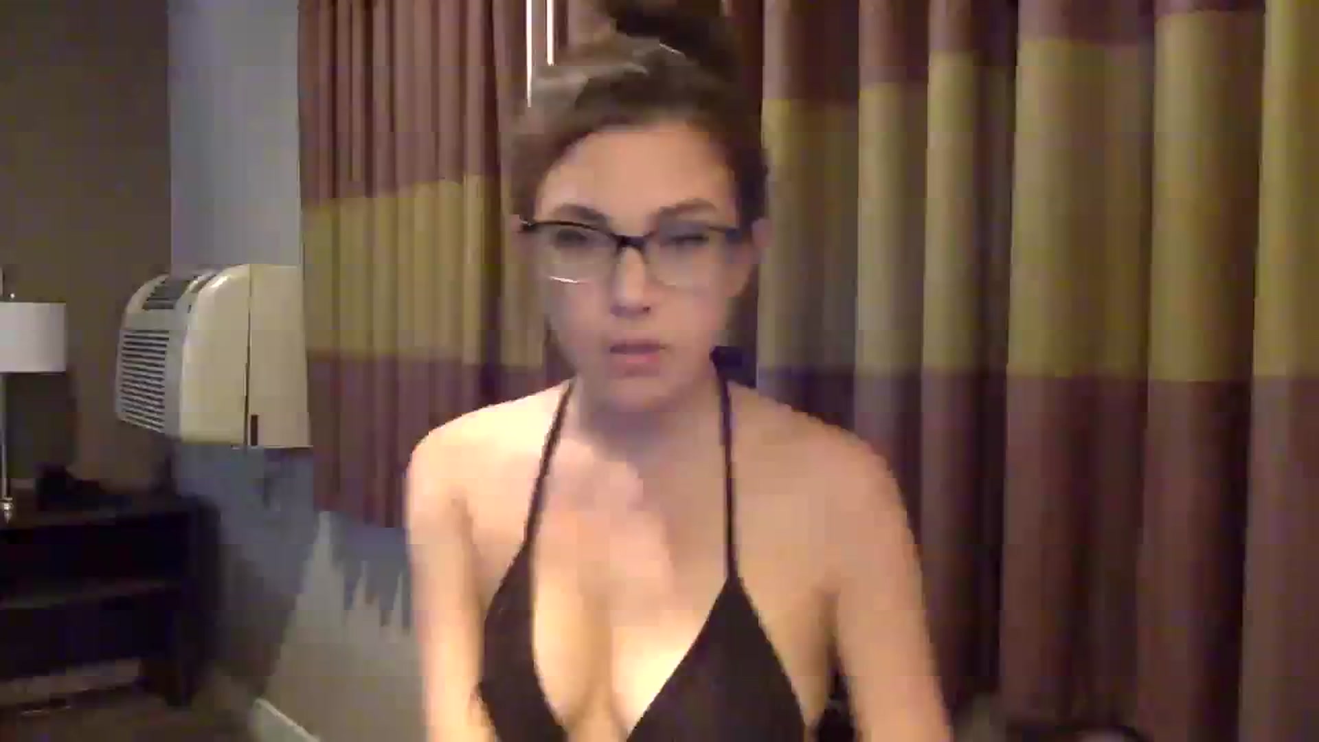 Gallery image thumbnail from Lakelove6's myfreecams stream on, 08/01/2023, 09:58 image 16 of 20