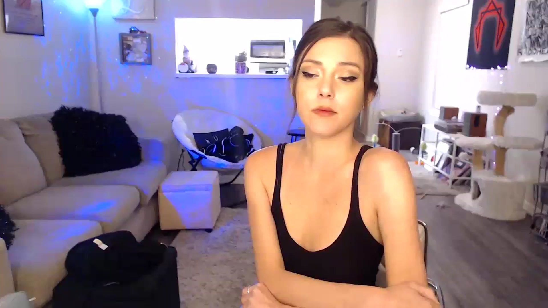 Gallery image thumbnail from Lakelove6's myfreecams stream on, 10/08/2023, 12:13 image 20 of 20