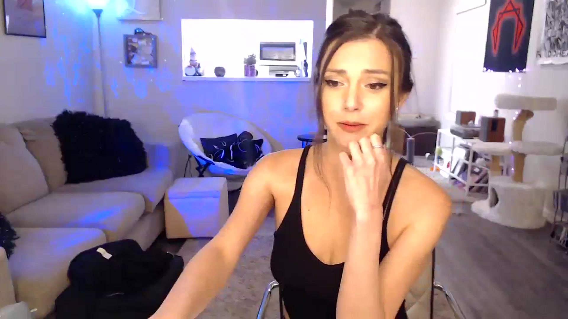 Gallery image thumbnail from Lakelove6's myfreecams stream on, 10/08/2023, 12:13 image 18 of 20