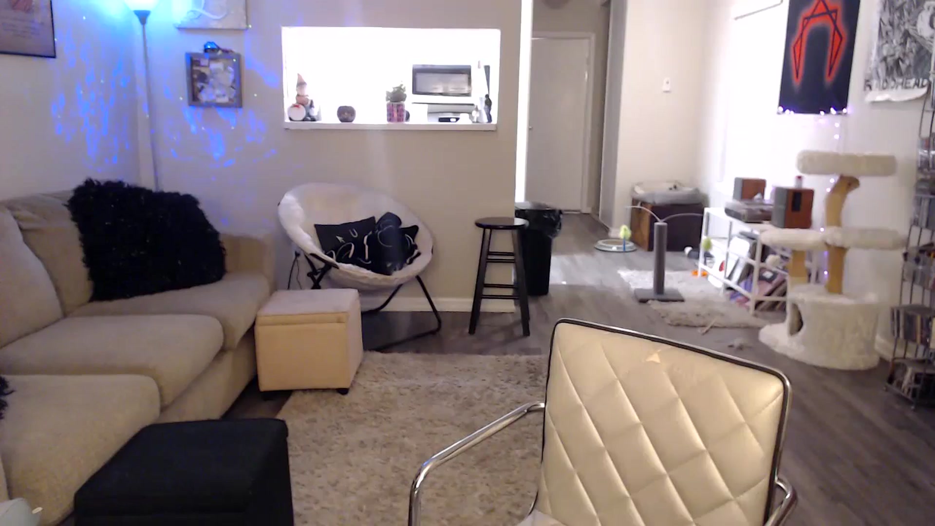 Gallery image thumbnail from Lakelove6's myfreecams stream on, 10/08/2023, 14:47 image 7 of 20