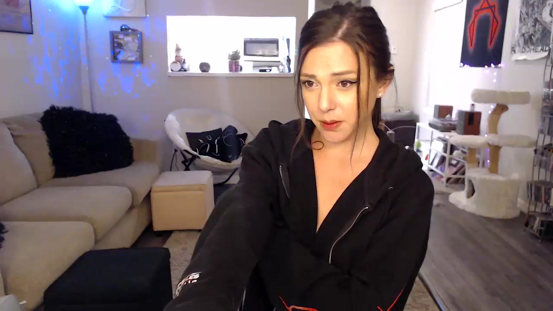 Gallery image thumbnail from Lakelove6's myfreecams stream on, 10/08/2023, 14:47 image 6 of 20