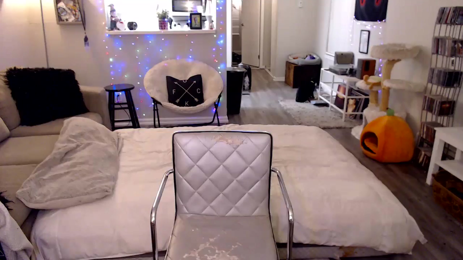 Gallery image thumbnail from Lakelove6's myfreecams stream on, 10/16/2024, 11:54 image 10 of 20