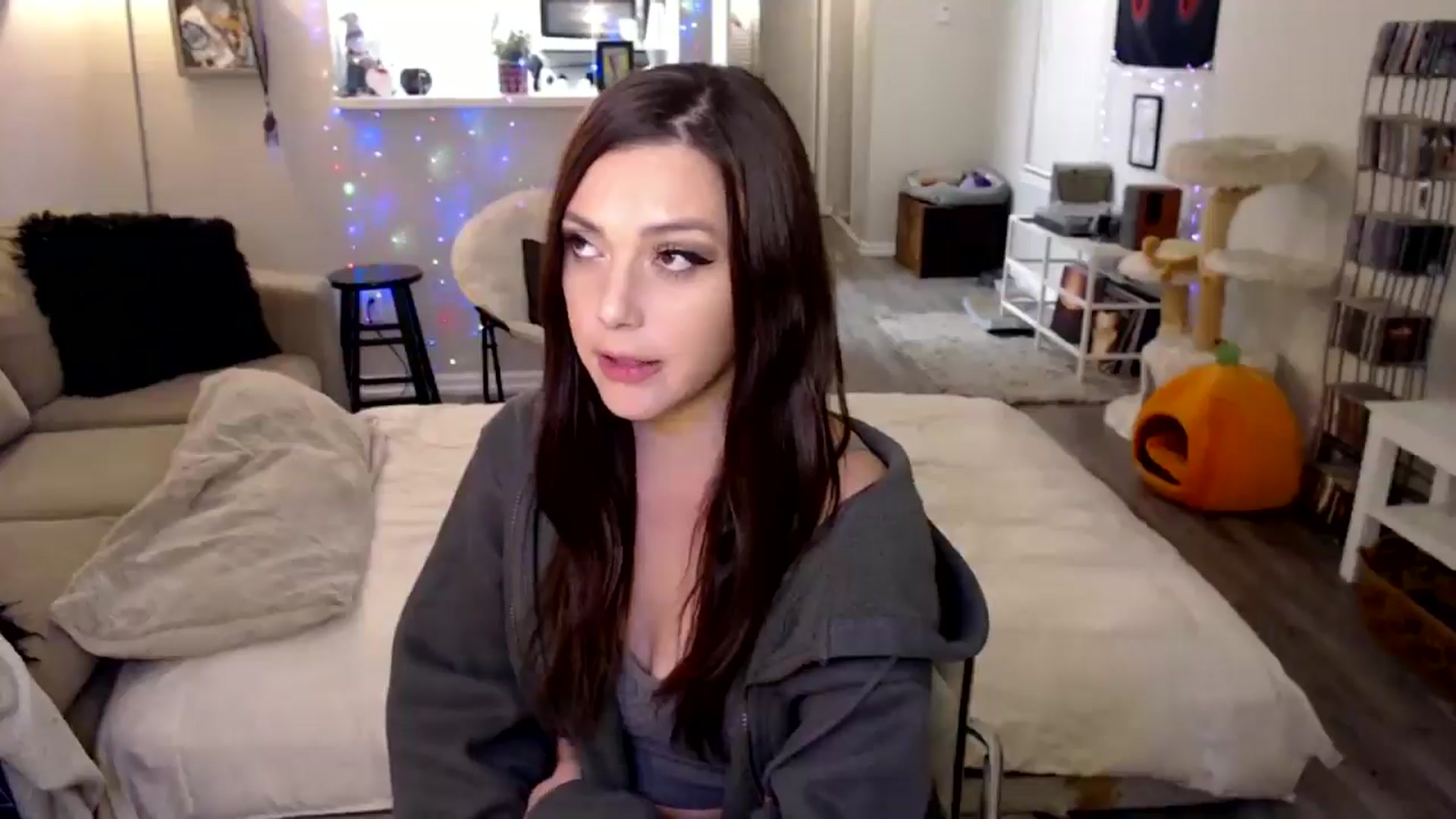 Gallery image thumbnail from Lakelove6's myfreecams stream on, 10/16/2024, 11:54 image 9 of 20