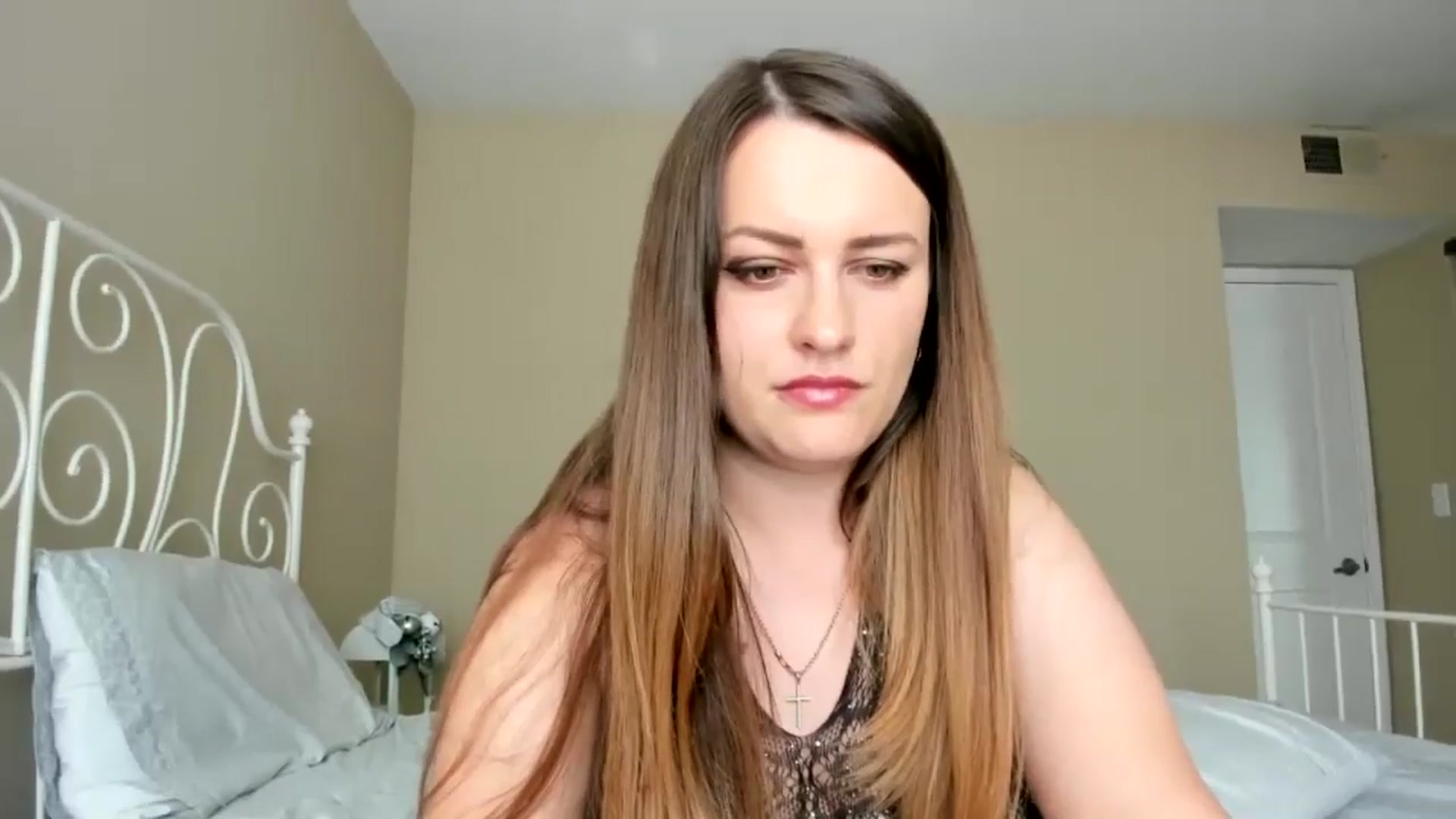 Gallery image thumbnail from Lakshmi_'s myfreecams stream on, 06/17/2024, 24:09 image 3 of 20