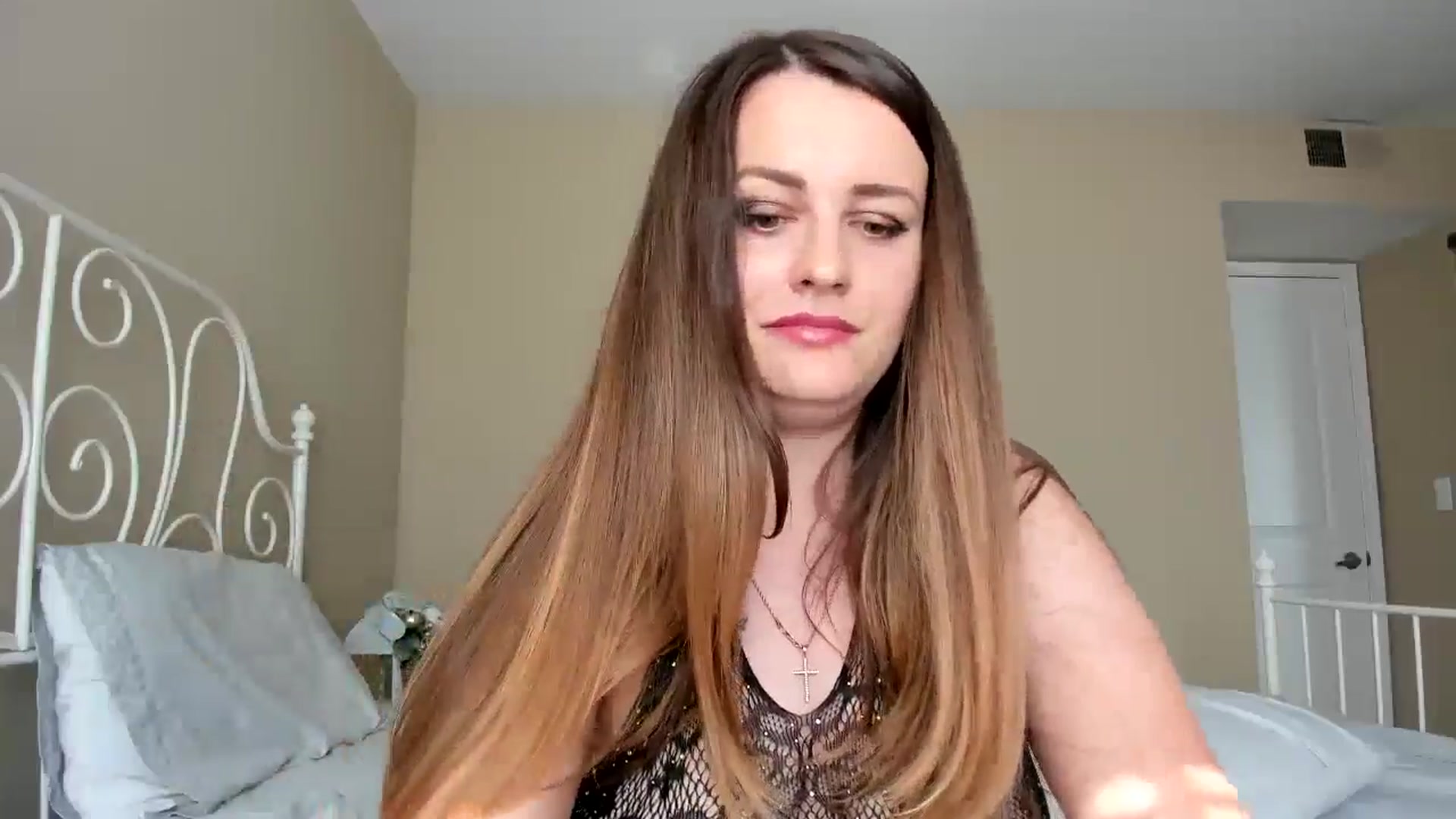 Gallery image thumbnail from Lakshmi_'s myfreecams stream on, 06/17/2024, 24:09 image 14 of 20