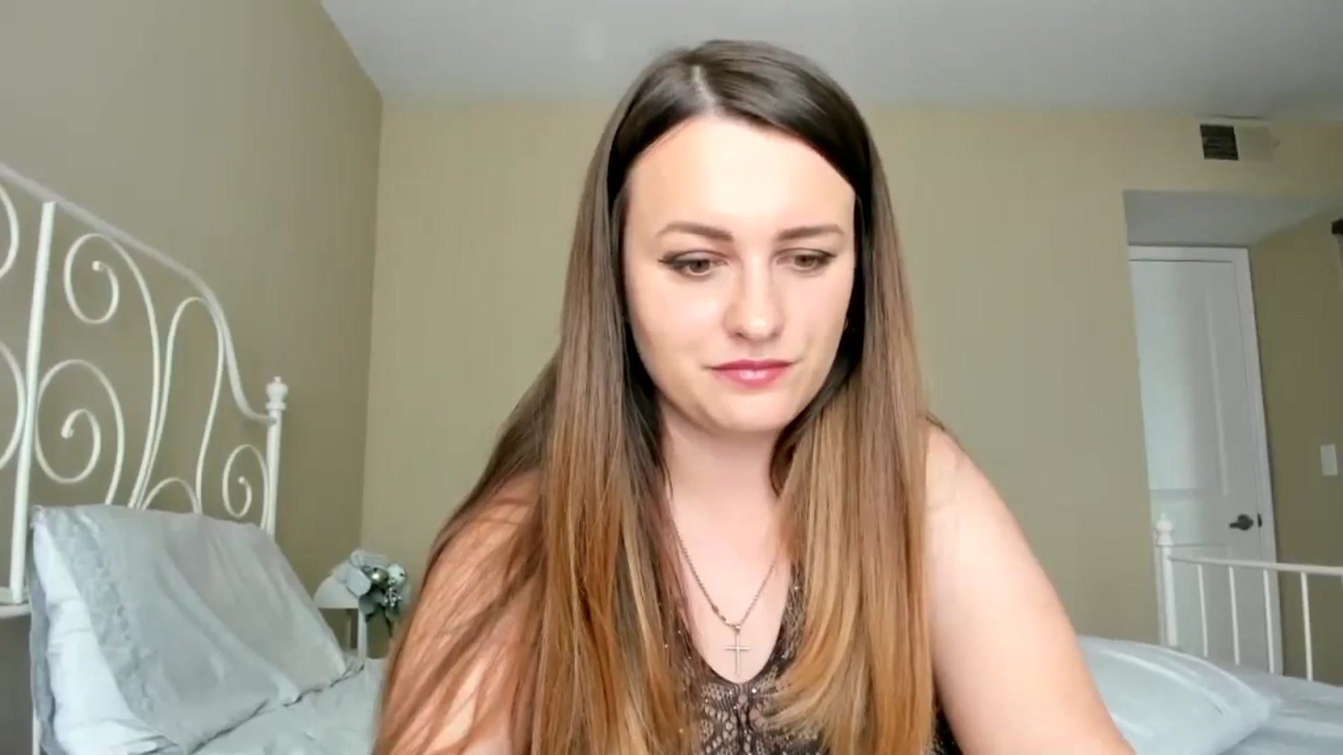 Gallery image thumbnail from Lakshmi_'s myfreecams stream on, 06/17/2024, 24:09 image 2 of 20