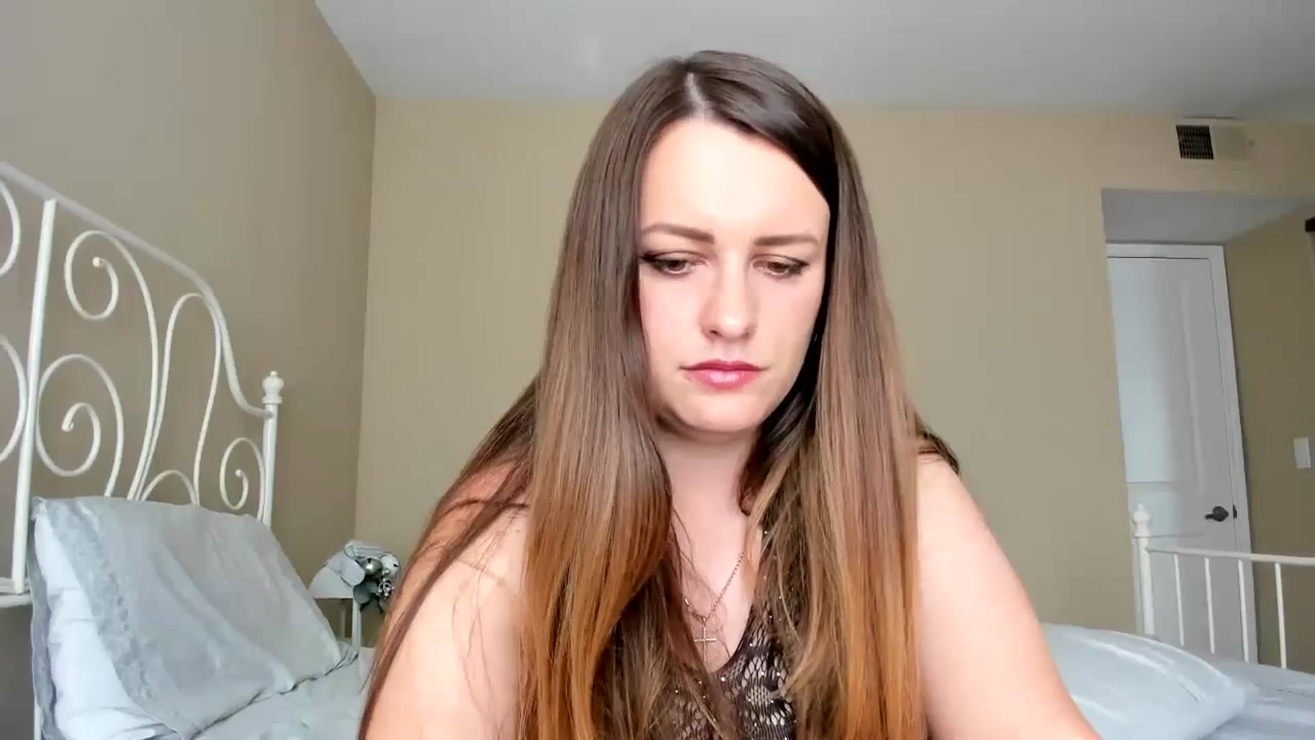 Gallery image thumbnail from Lakshmi_'s myfreecams stream on, 06/17/2024, 24:09 image 7 of 20