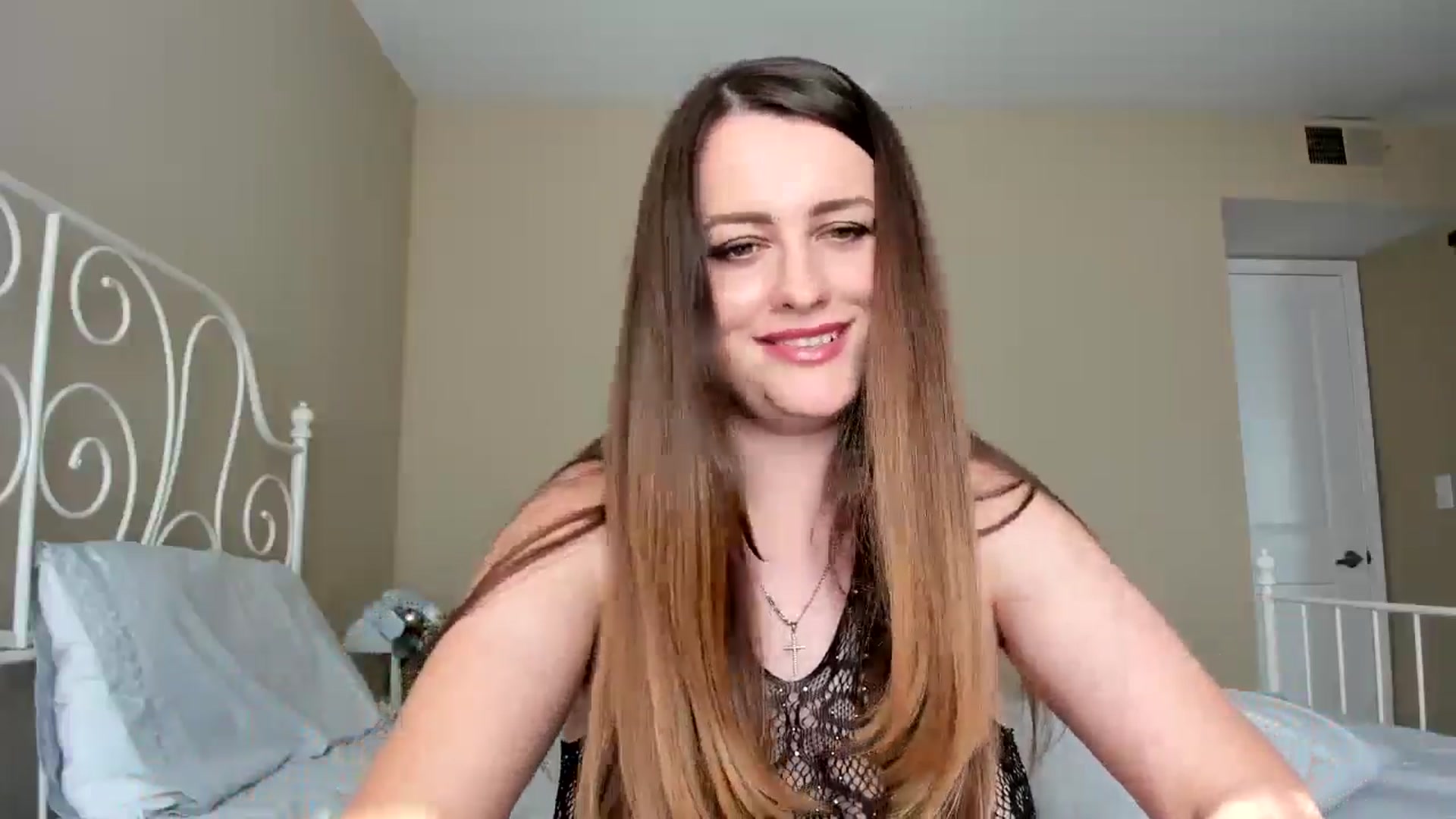 Gallery image thumbnail from Lakshmi_'s myfreecams stream on, 06/17/2024, 24:09 image 16 of 20