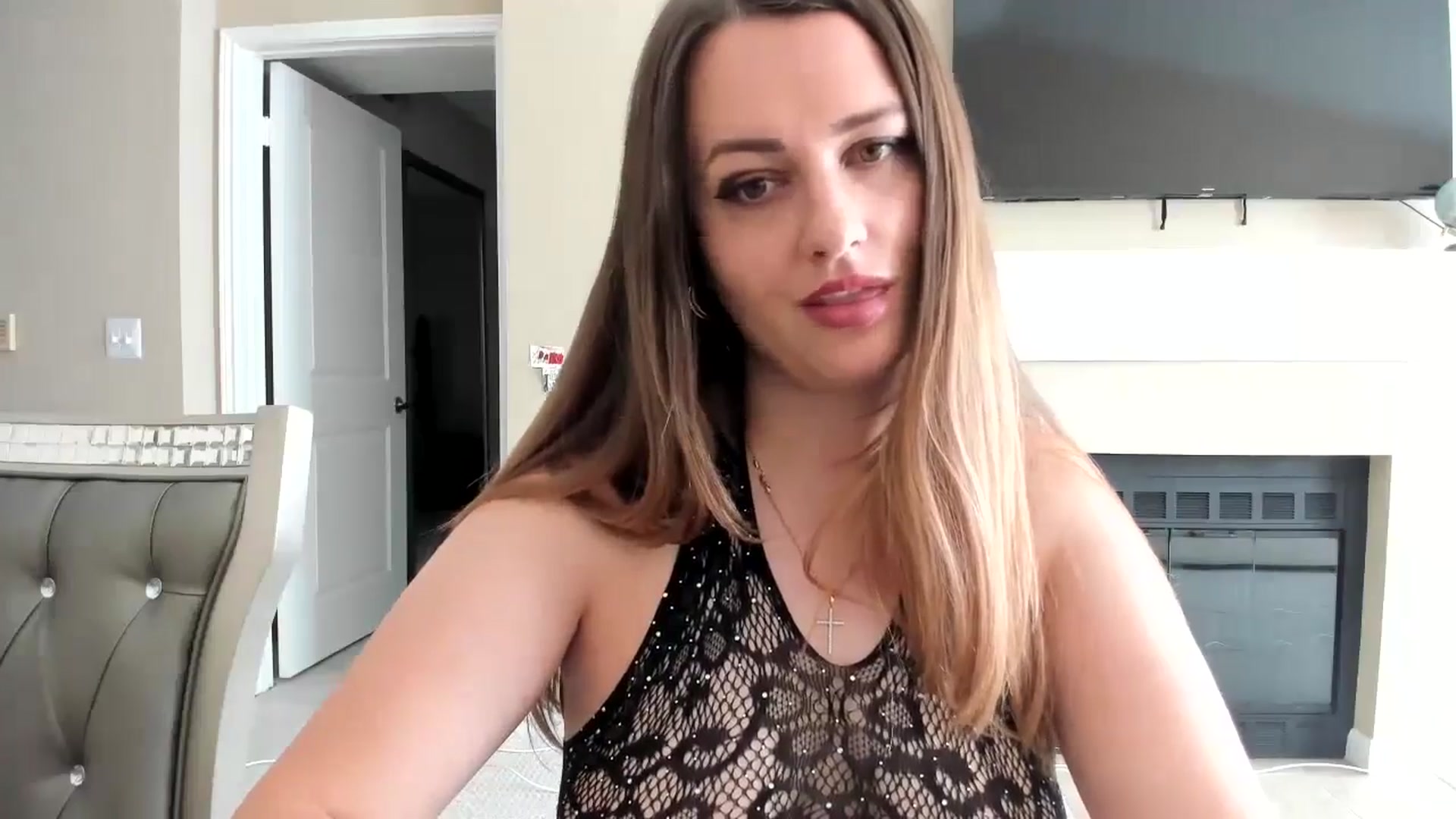 Gallery image thumbnail from Lakshmi_'s myfreecams stream on, 06/17/2024, 17:31 image 10 of 20