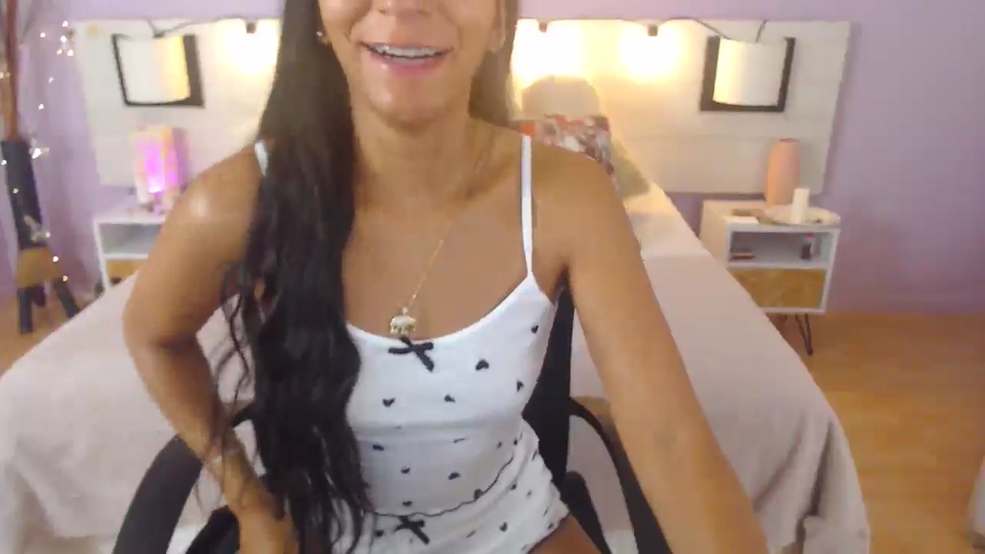 Gallery image thumbnail from Lakshmi_7's myfreecams stream on, 06/29/2025, 14:39 image 8 of 20