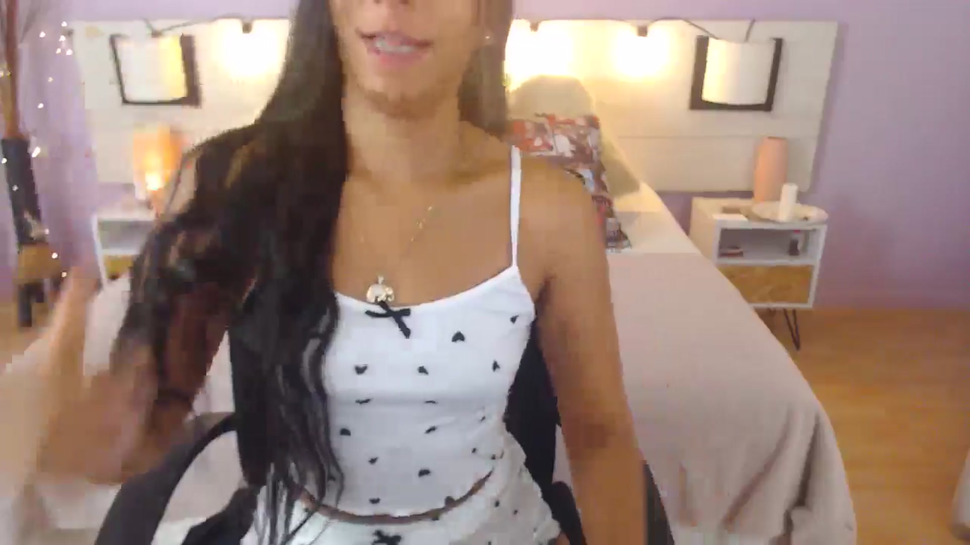Gallery image thumbnail from Lakshmi_7's myfreecams stream on, 06/29/2025, 14:39 image 14 of 20