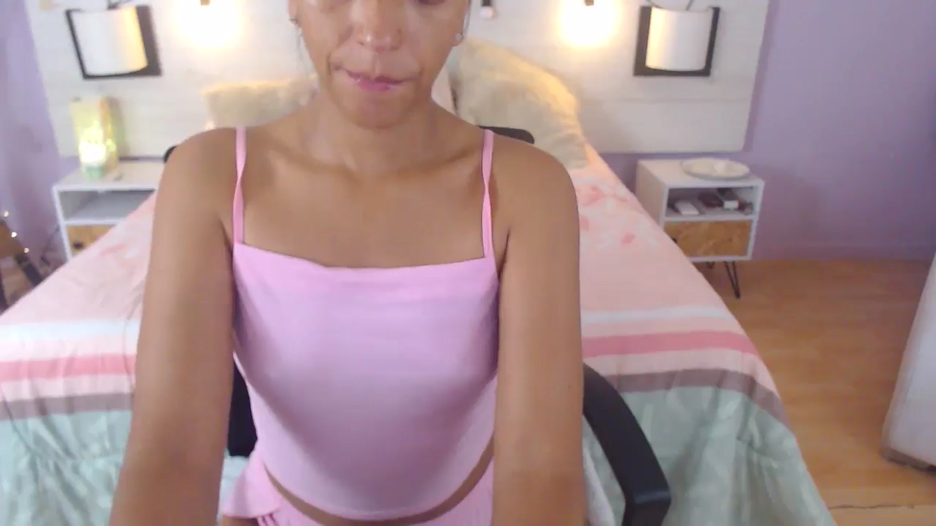 Gallery image thumbnail from Lakshmi_7's myfreecams stream on, 09/23/2025, 04:45 image 5 of 20