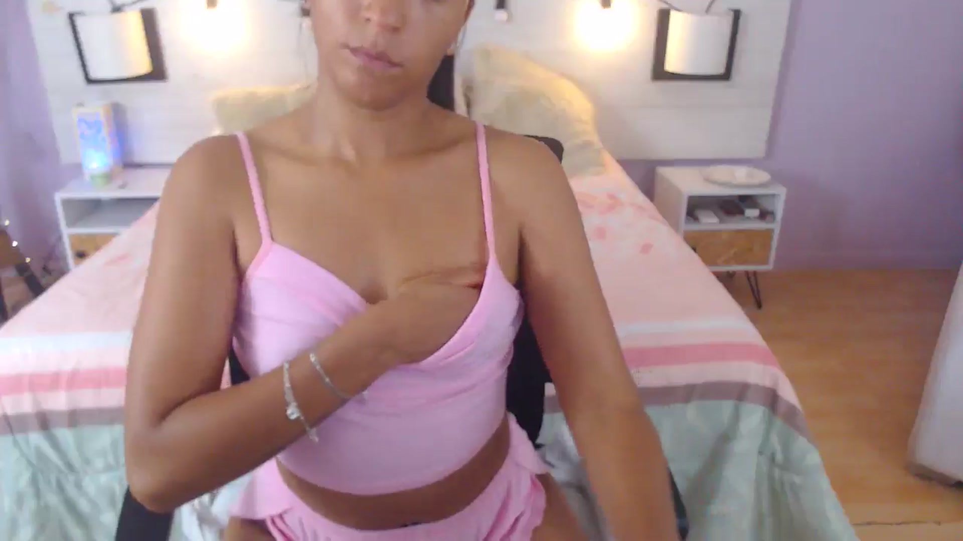 Gallery image thumbnail from Lakshmi_7's myfreecams stream on, 09/23/2025, 04:45 image 2 of 20
