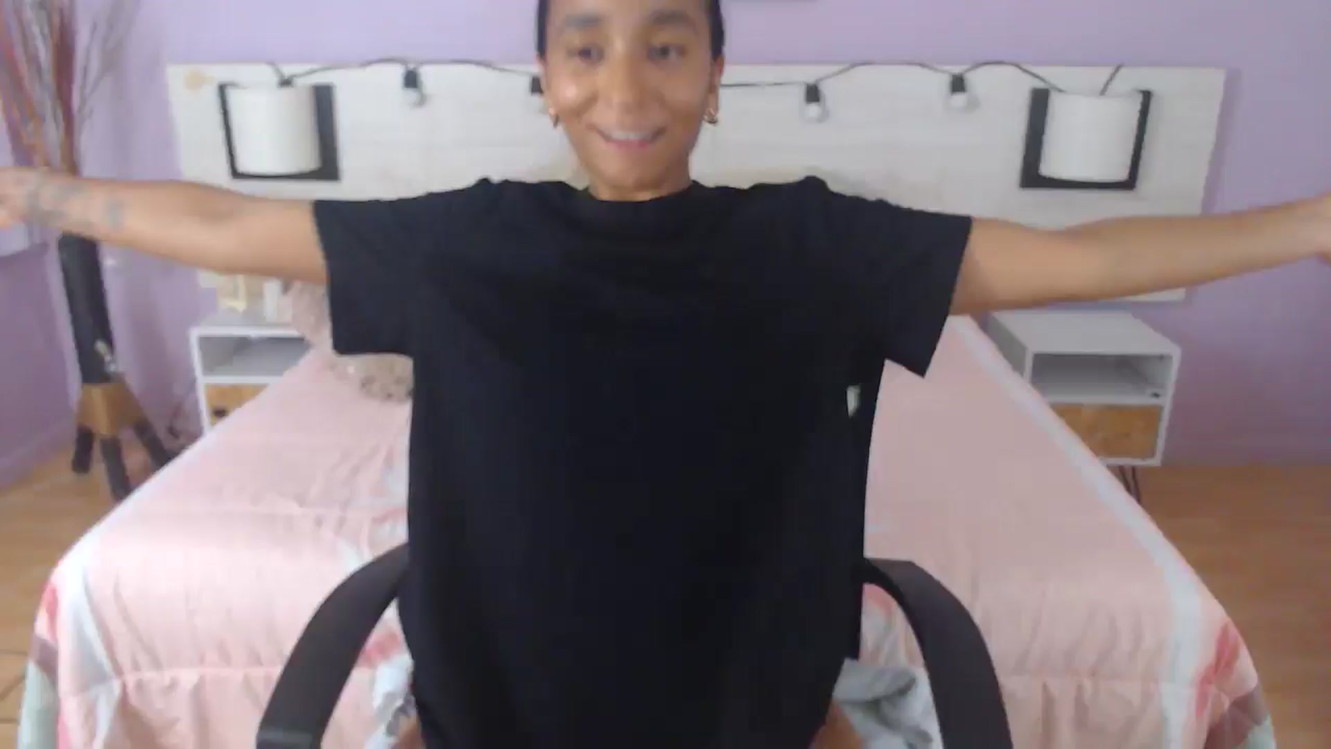 Gallery image thumbnail from Lakshmi_7's myfreecams stream on, 11/05/2025, 02:30 image 2 of 20