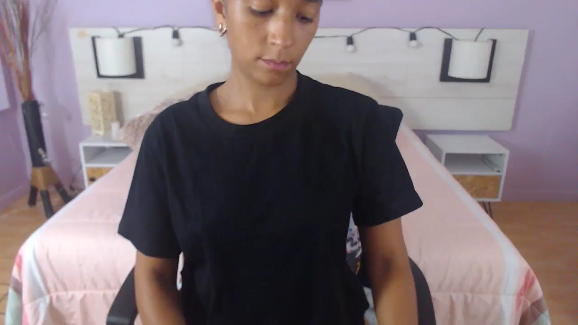 Gallery image thumbnail from Lakshmi_7's myfreecams stream on, 11/05/2025, 02:30 image 4 of 20