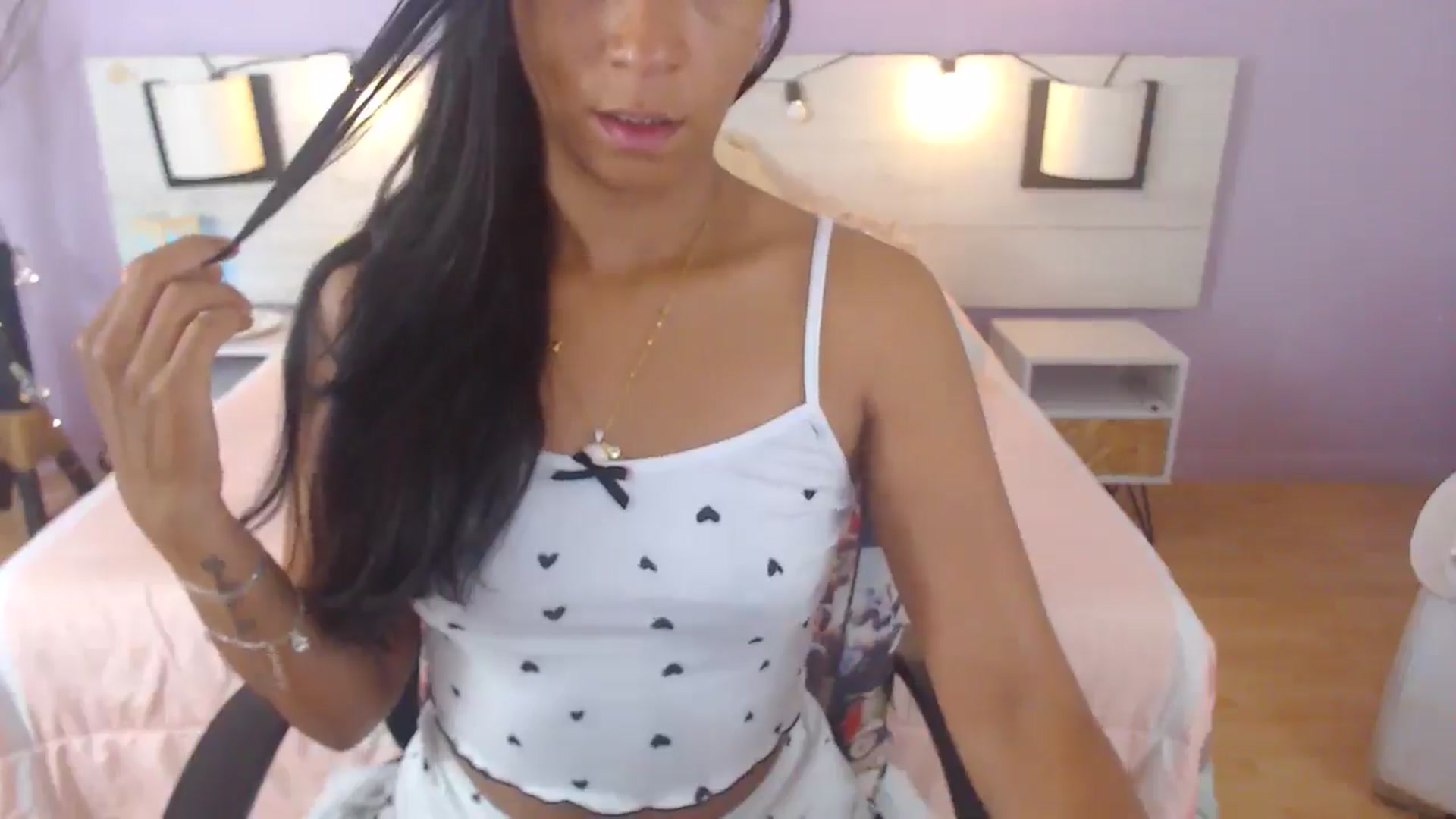 Gallery image thumbnail from Lakshmi_7's myfreecams stream on, 11/16/2025, 16:39 image 14 of 20